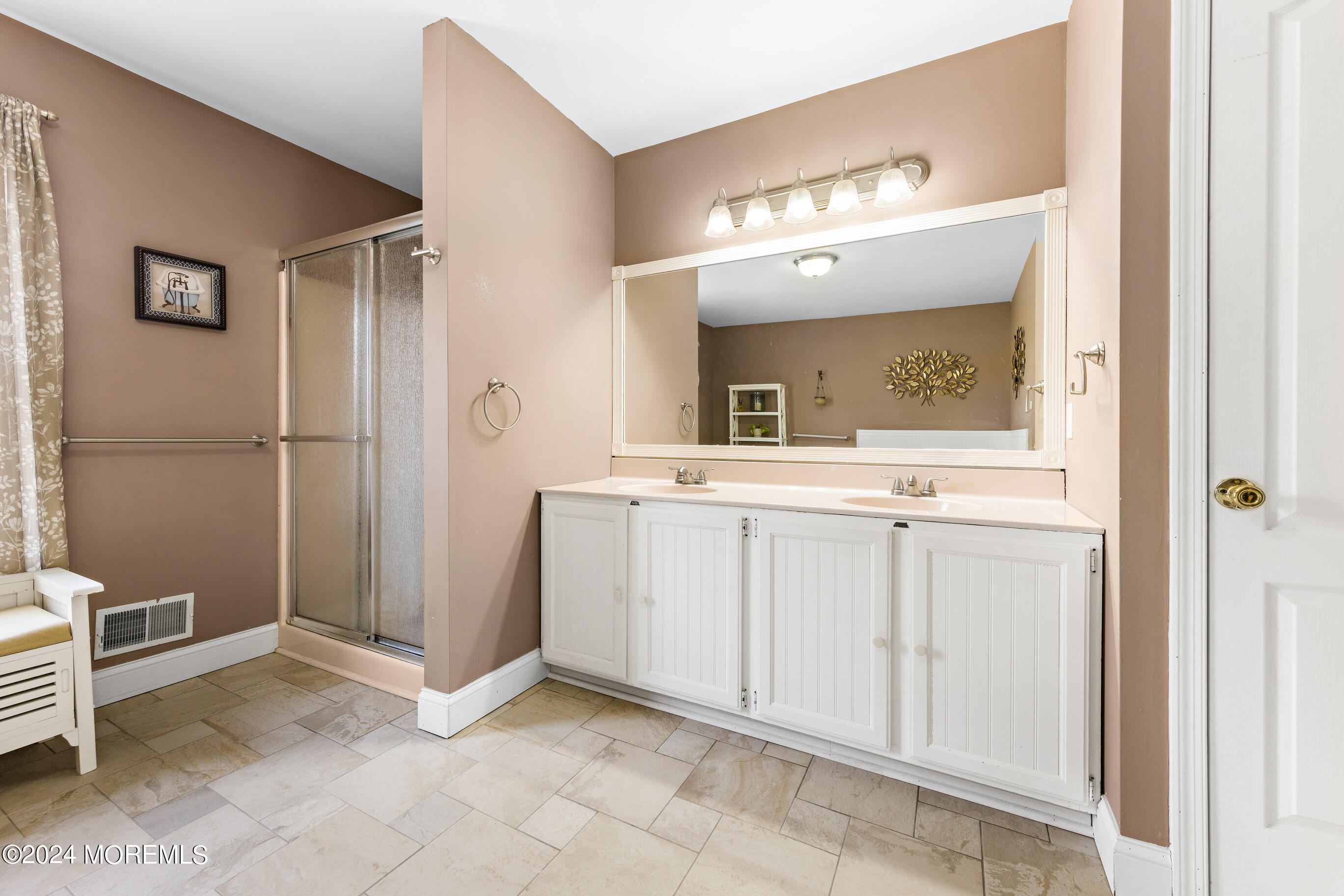 275 S Lakeshore Drive