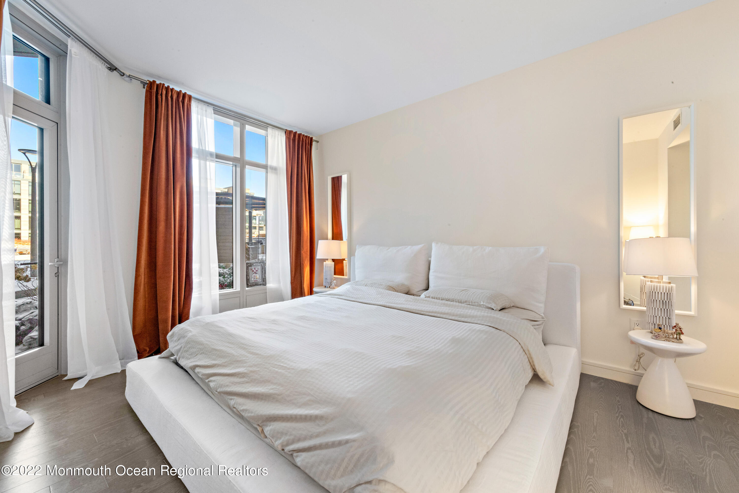 15 Morris Avenue, 202 SUMMER