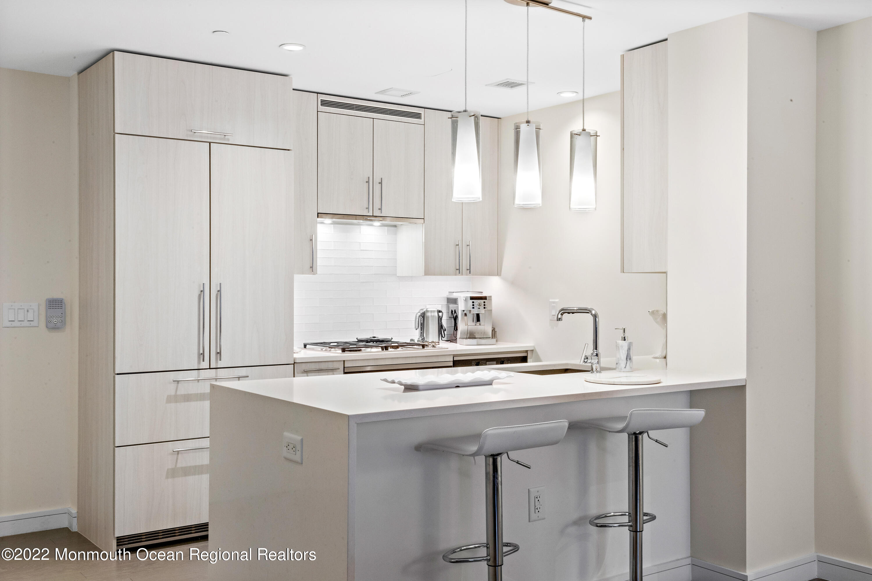 15 Morris Avenue, 202 SUMMER