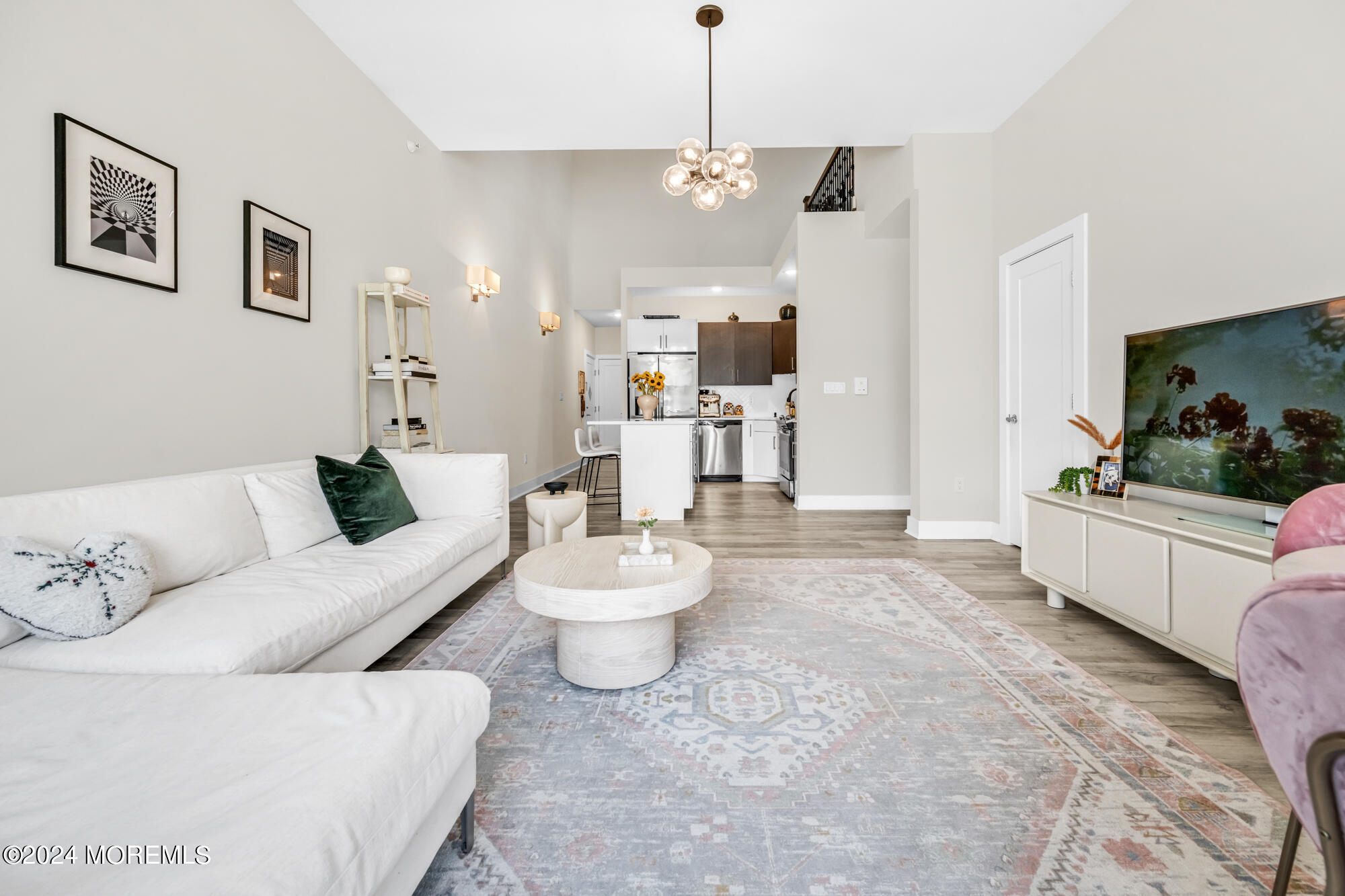 237 Lincoln Avenue, 301