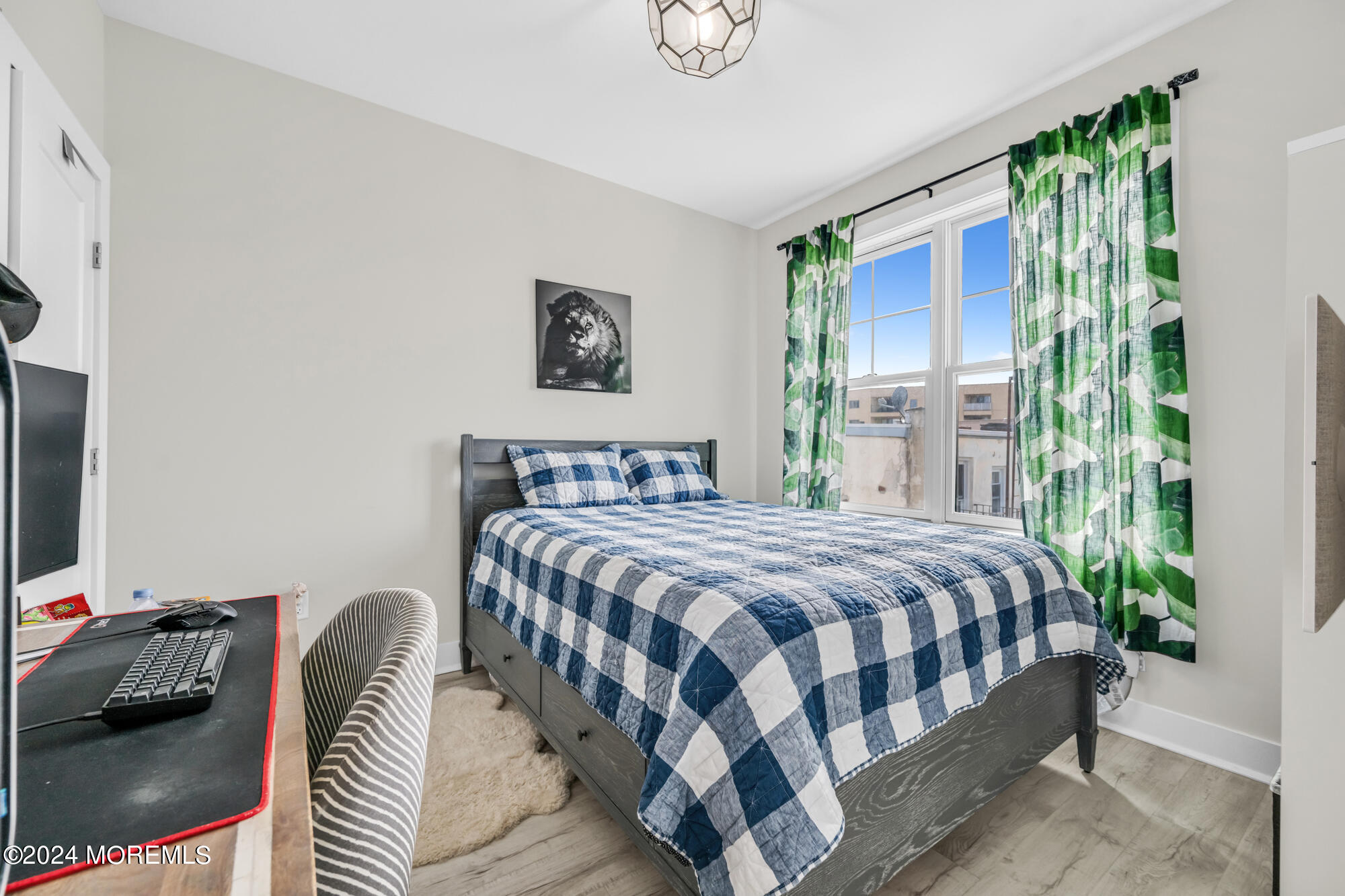 237 Lincoln Avenue, 301