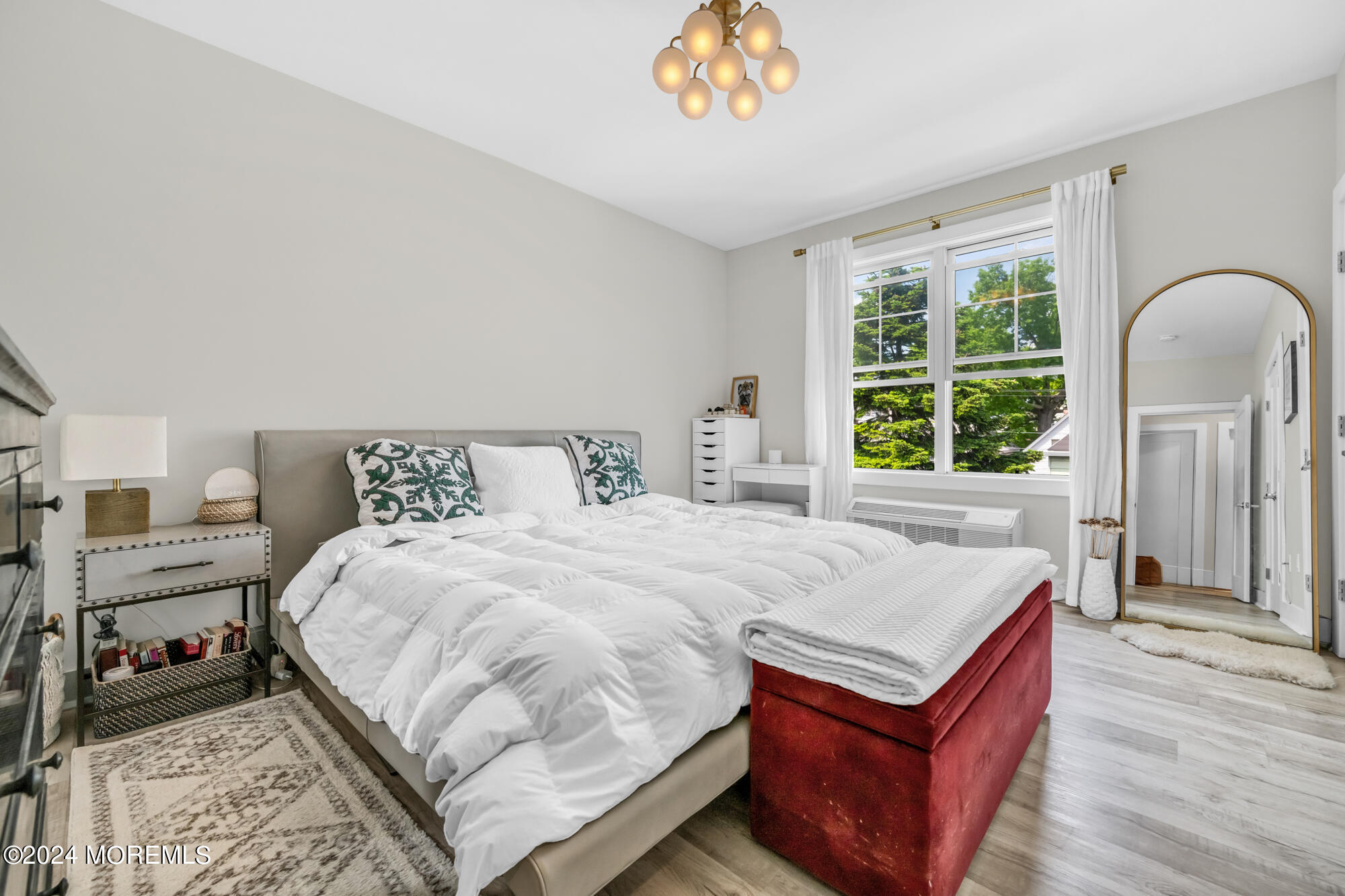 237 Lincoln Avenue, 301