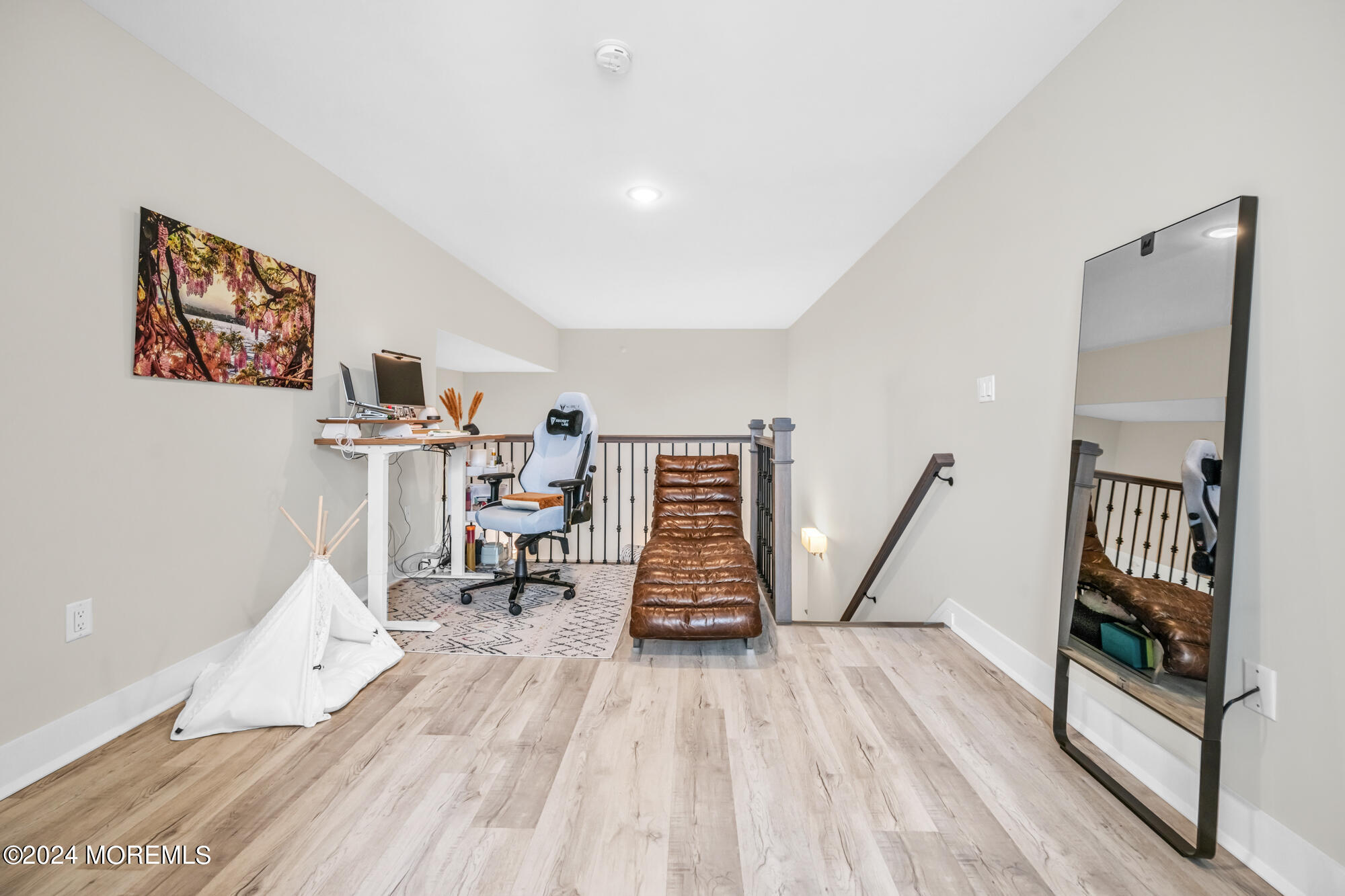 237 Lincoln Avenue, 301