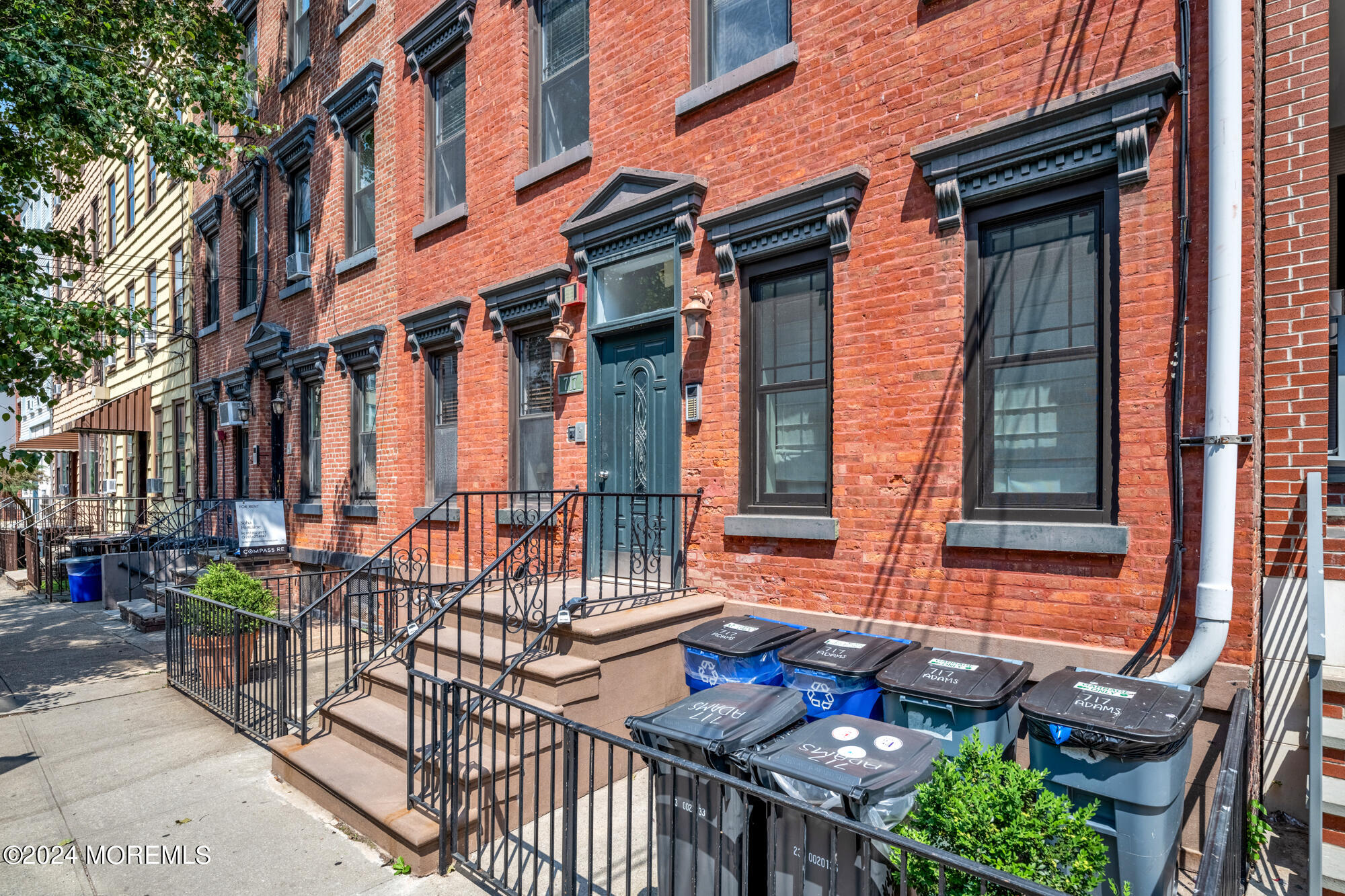 717 Adams Street, 4L