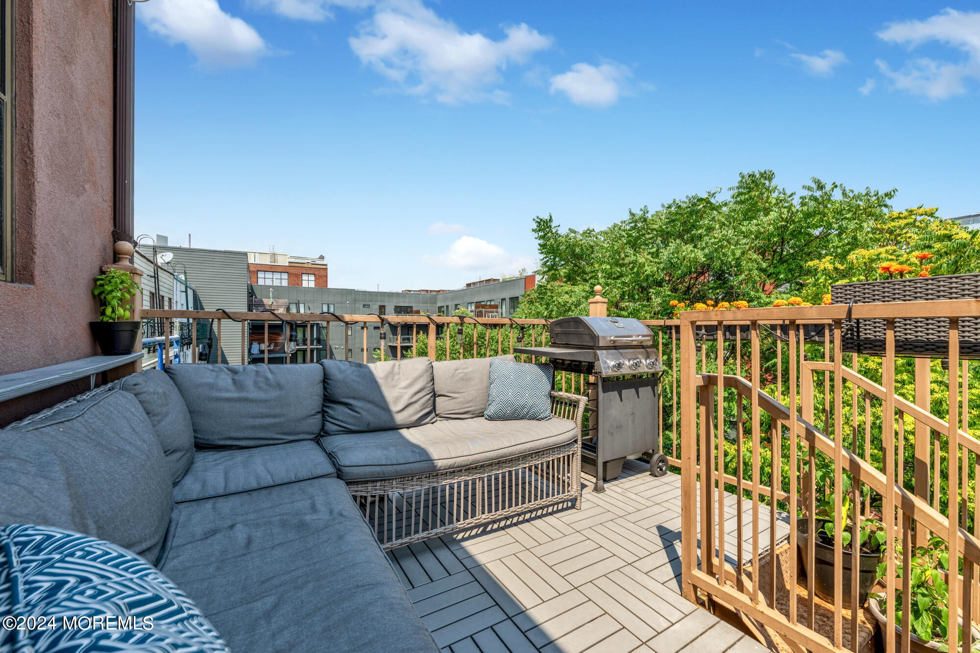 717 Adams Street, 4L