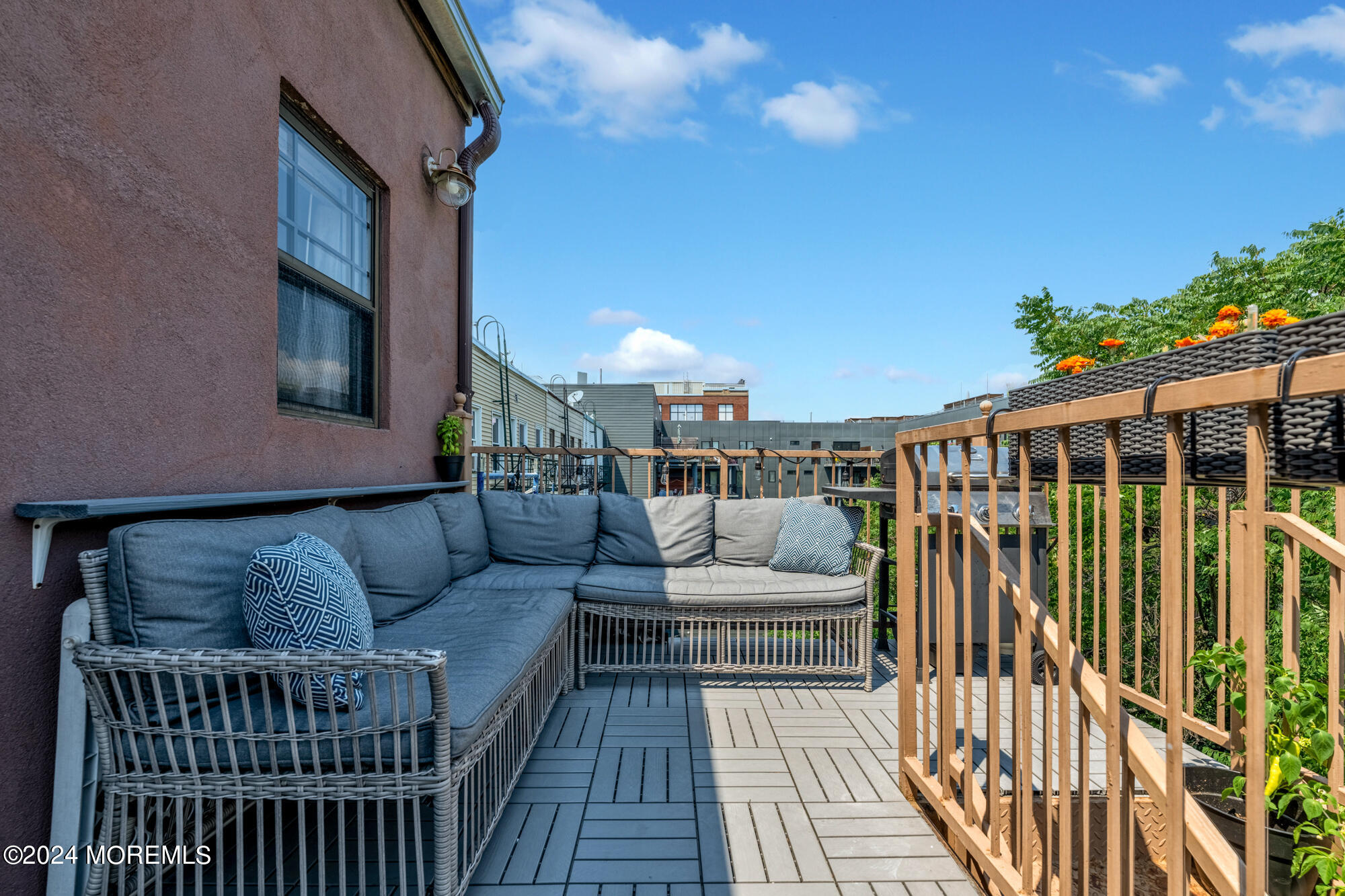 717 Adams Street, 4L