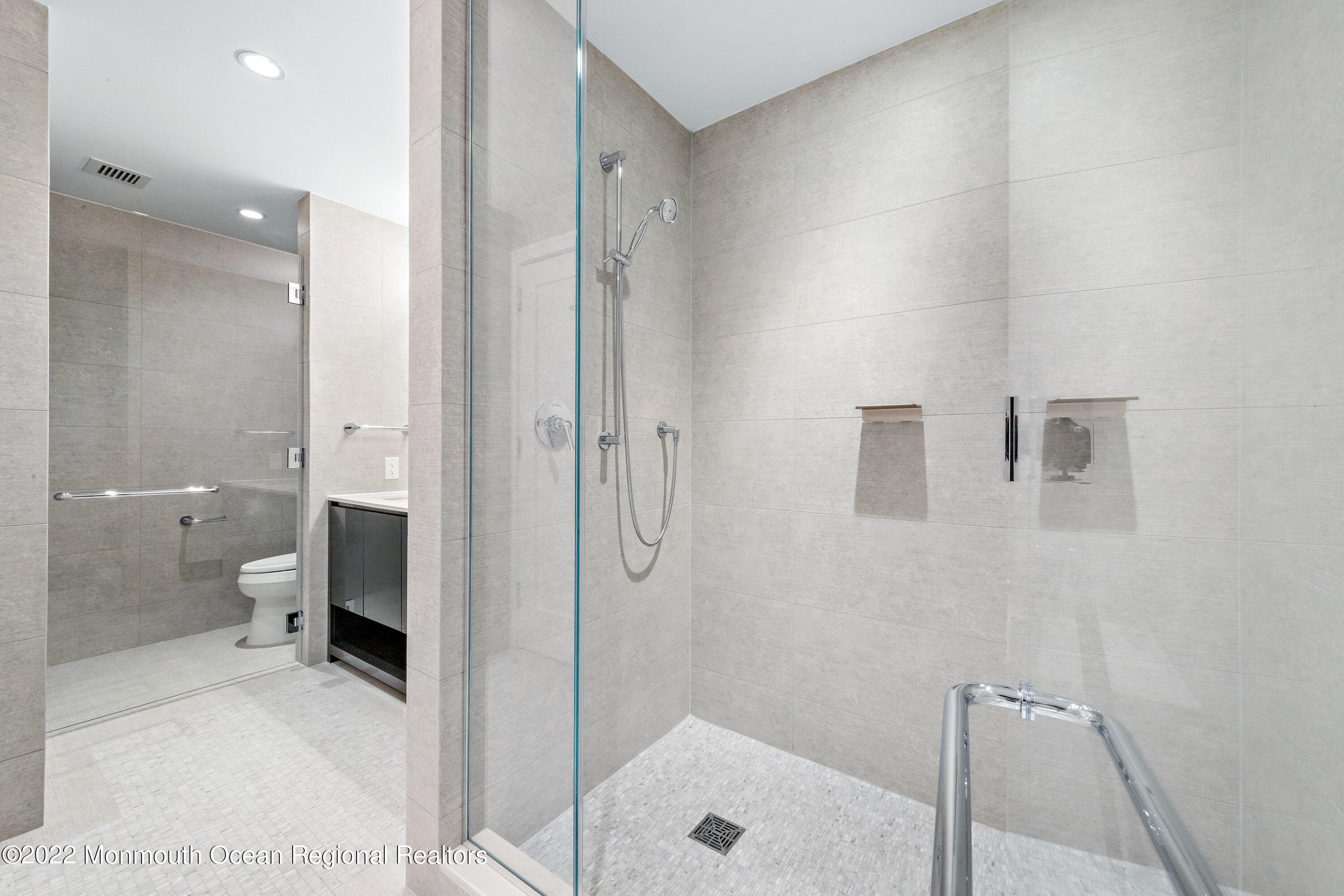 15 Morris Avenue, 322