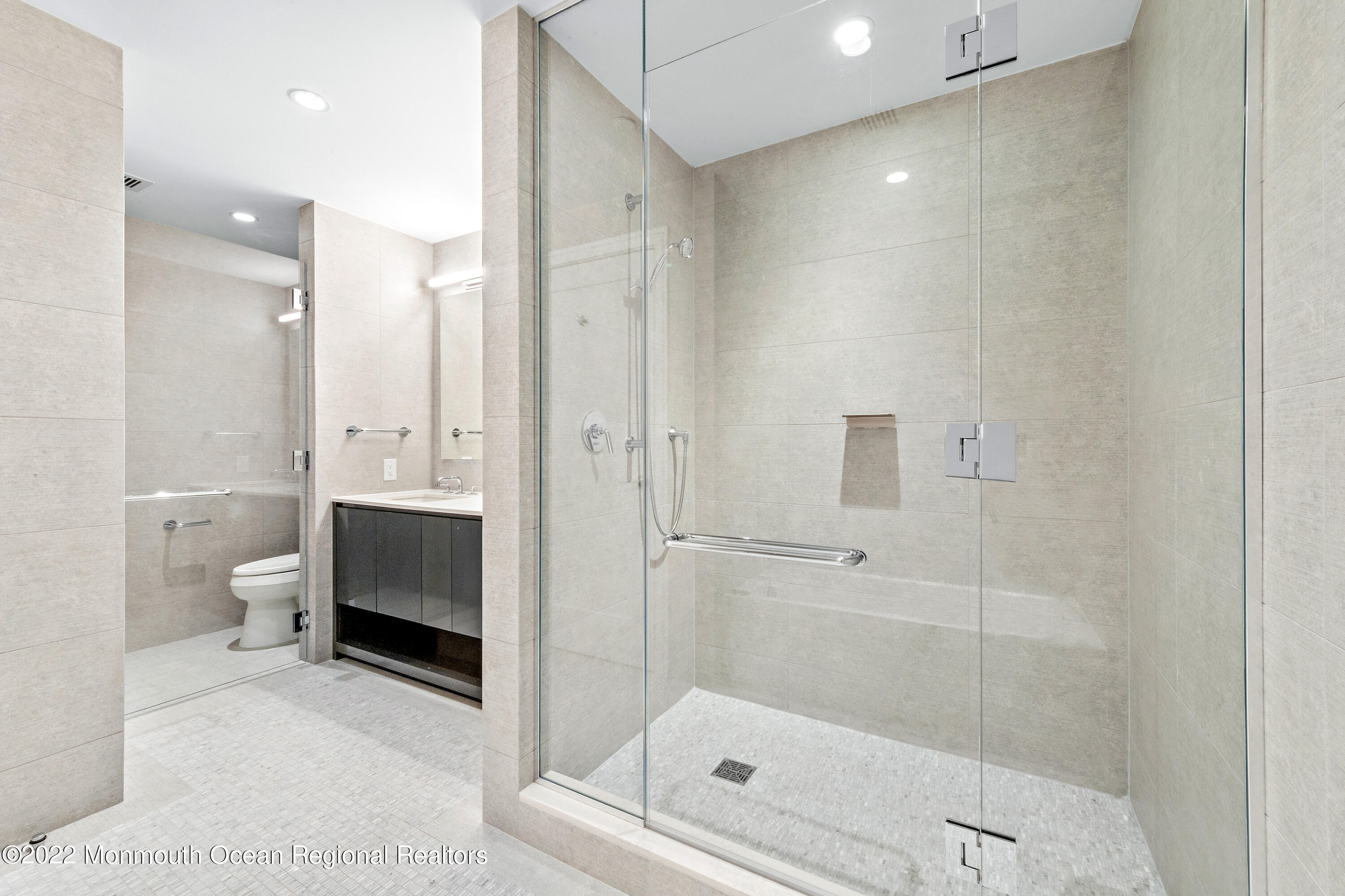 15 Morris Avenue, 322