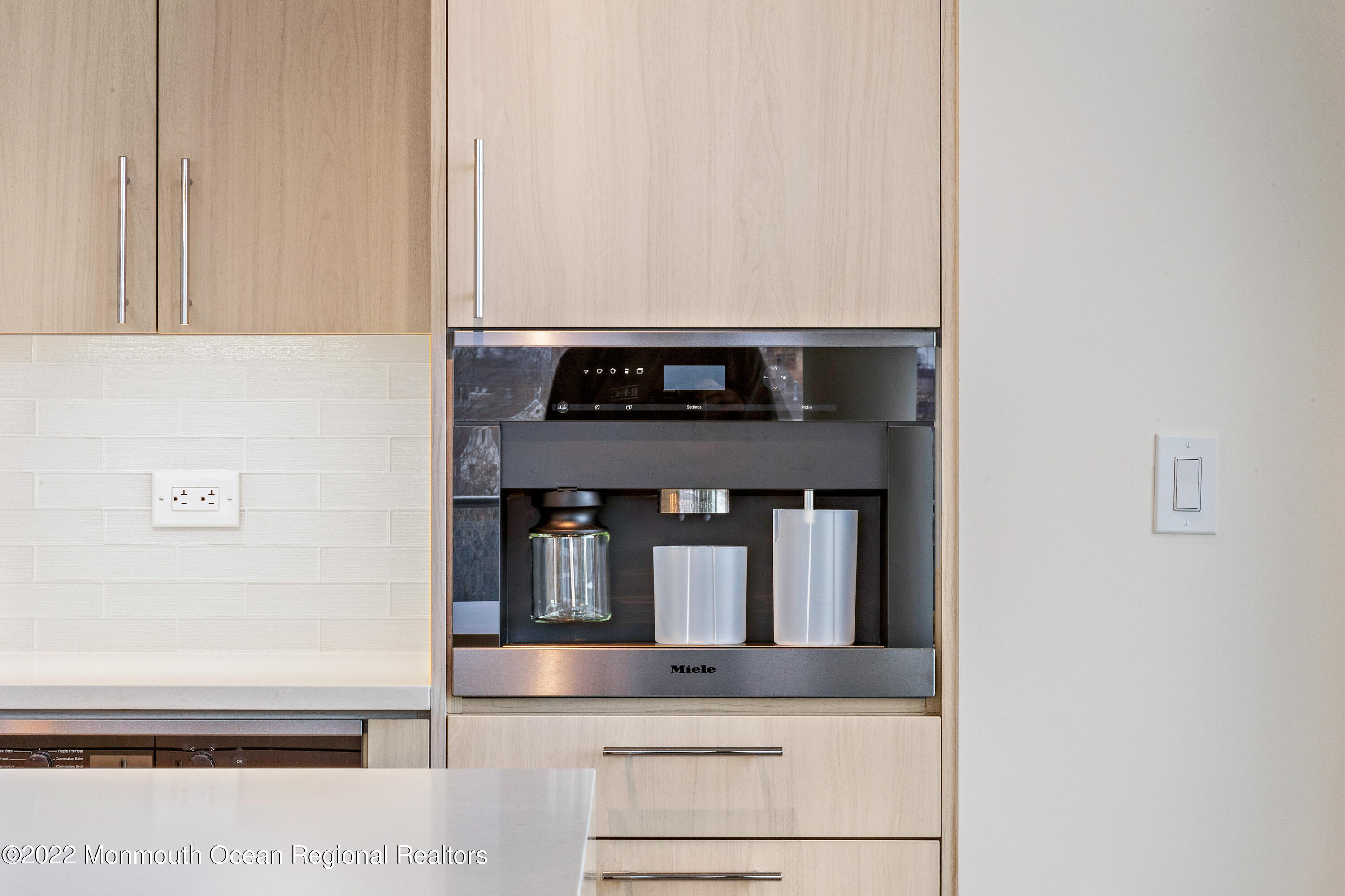 15 Morris Avenue, 322