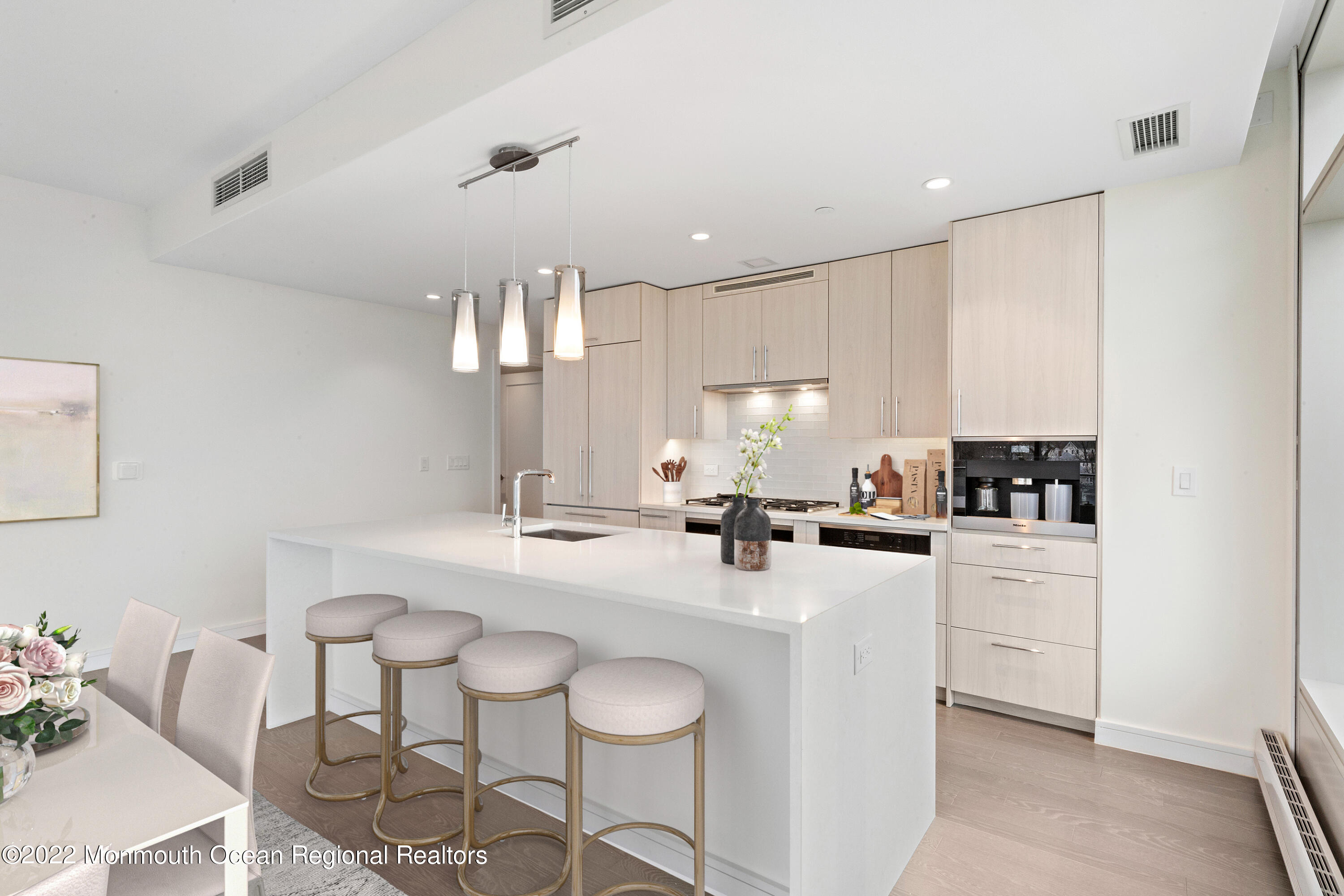 15 Morris Avenue, 322