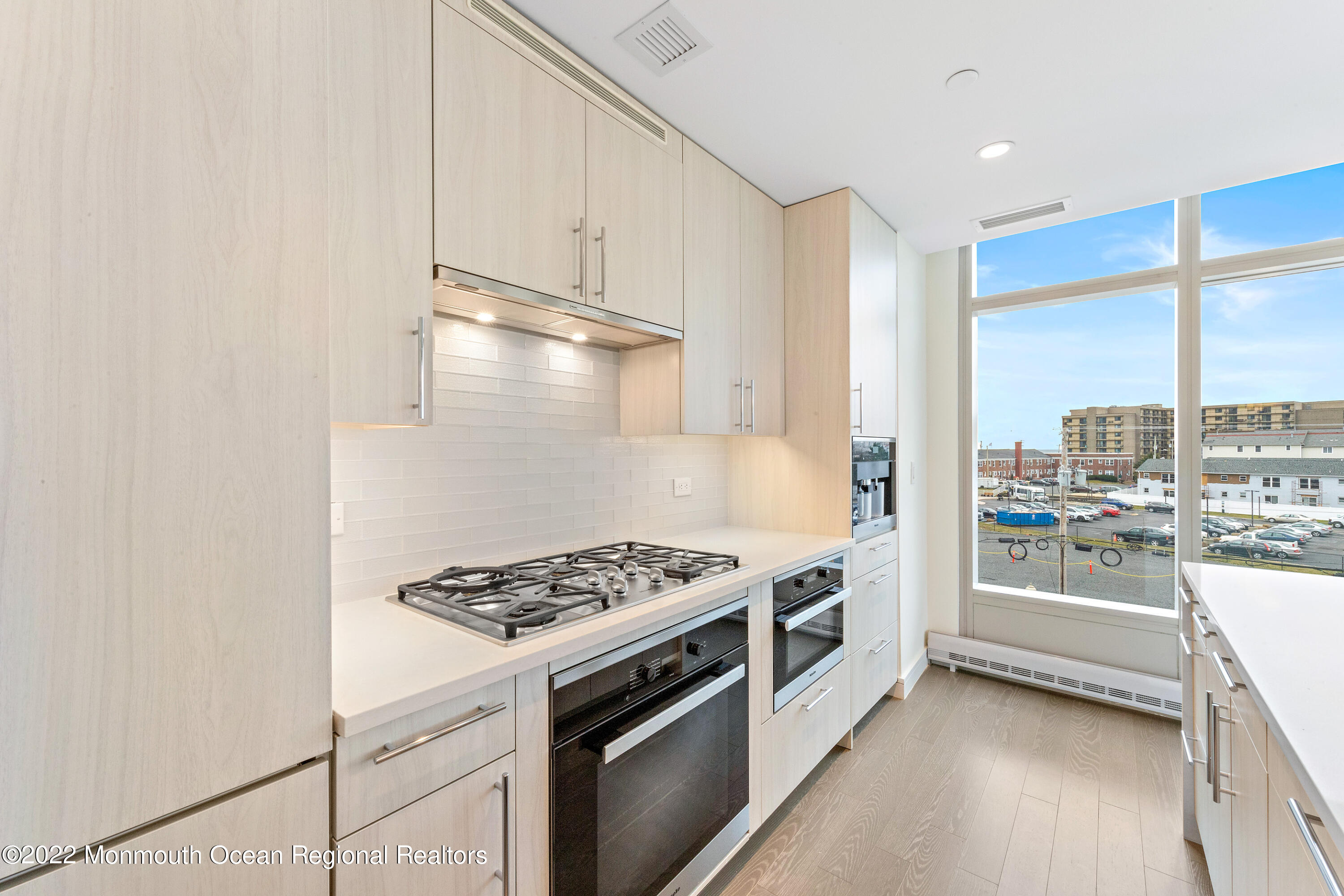 15 Morris Avenue, 322