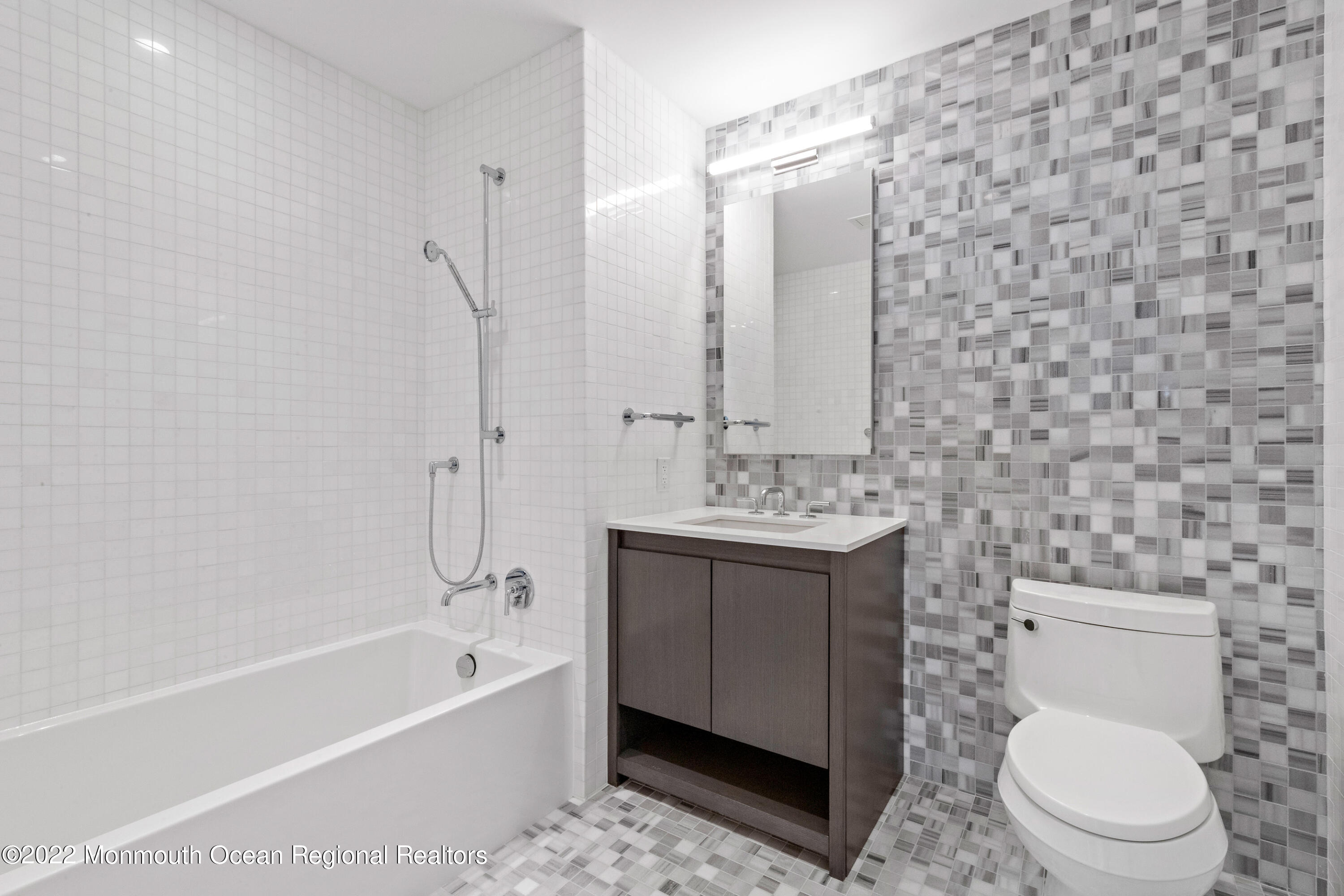 15 Morris Avenue, 322