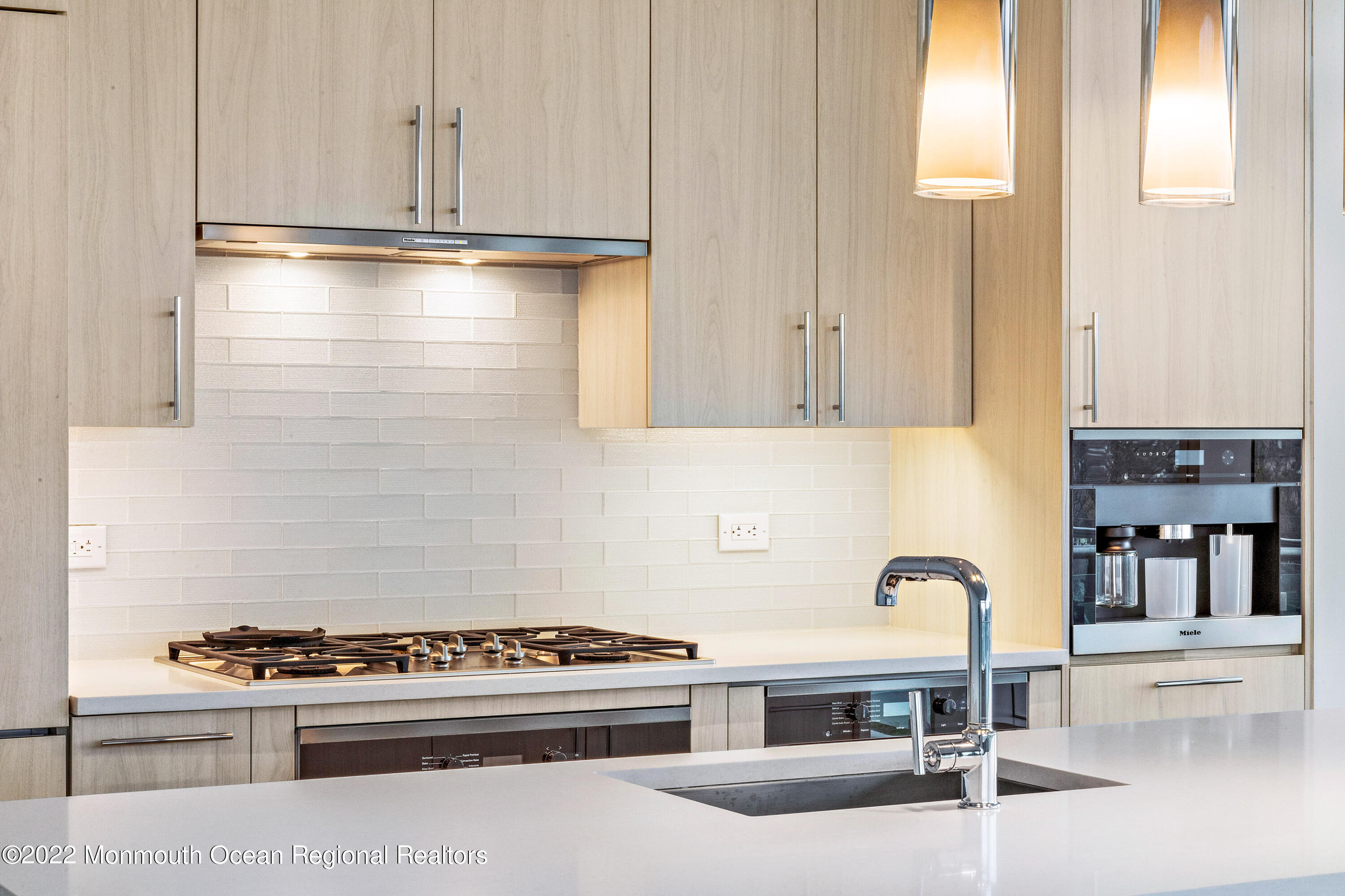 15 Morris Avenue, 322