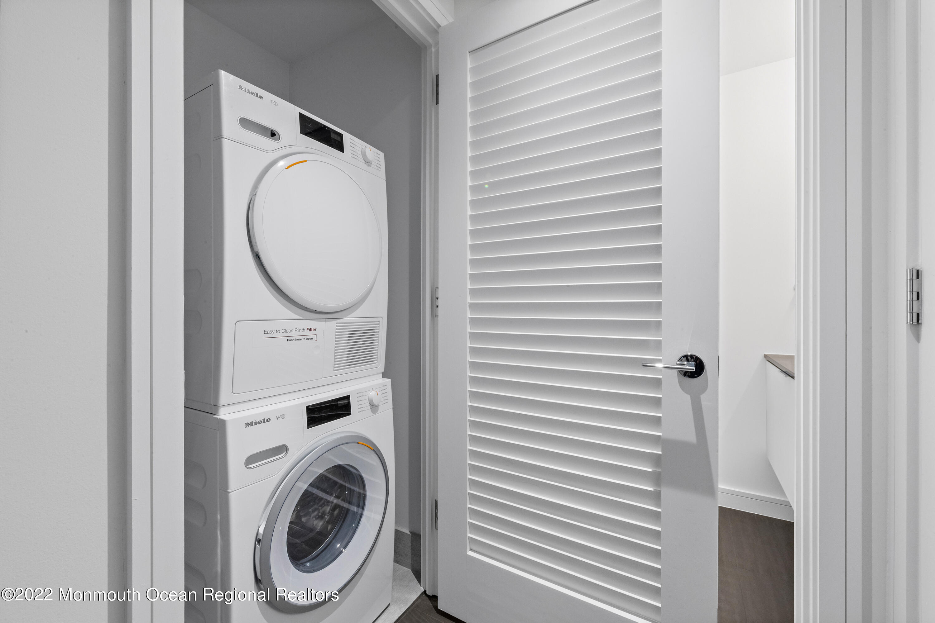 15 Morris Avenue, 322