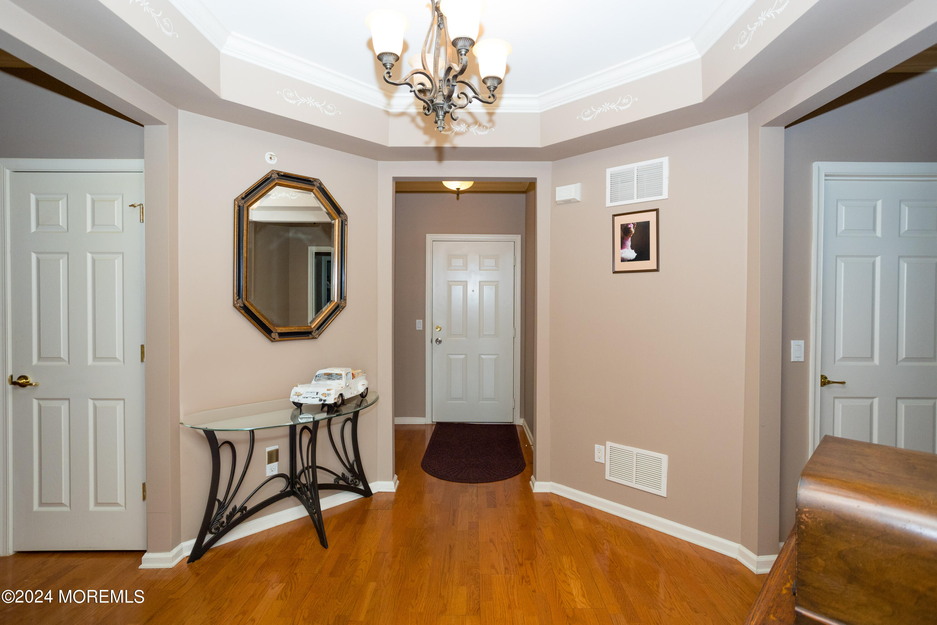 1404 Cedar Village Boulevard, 404