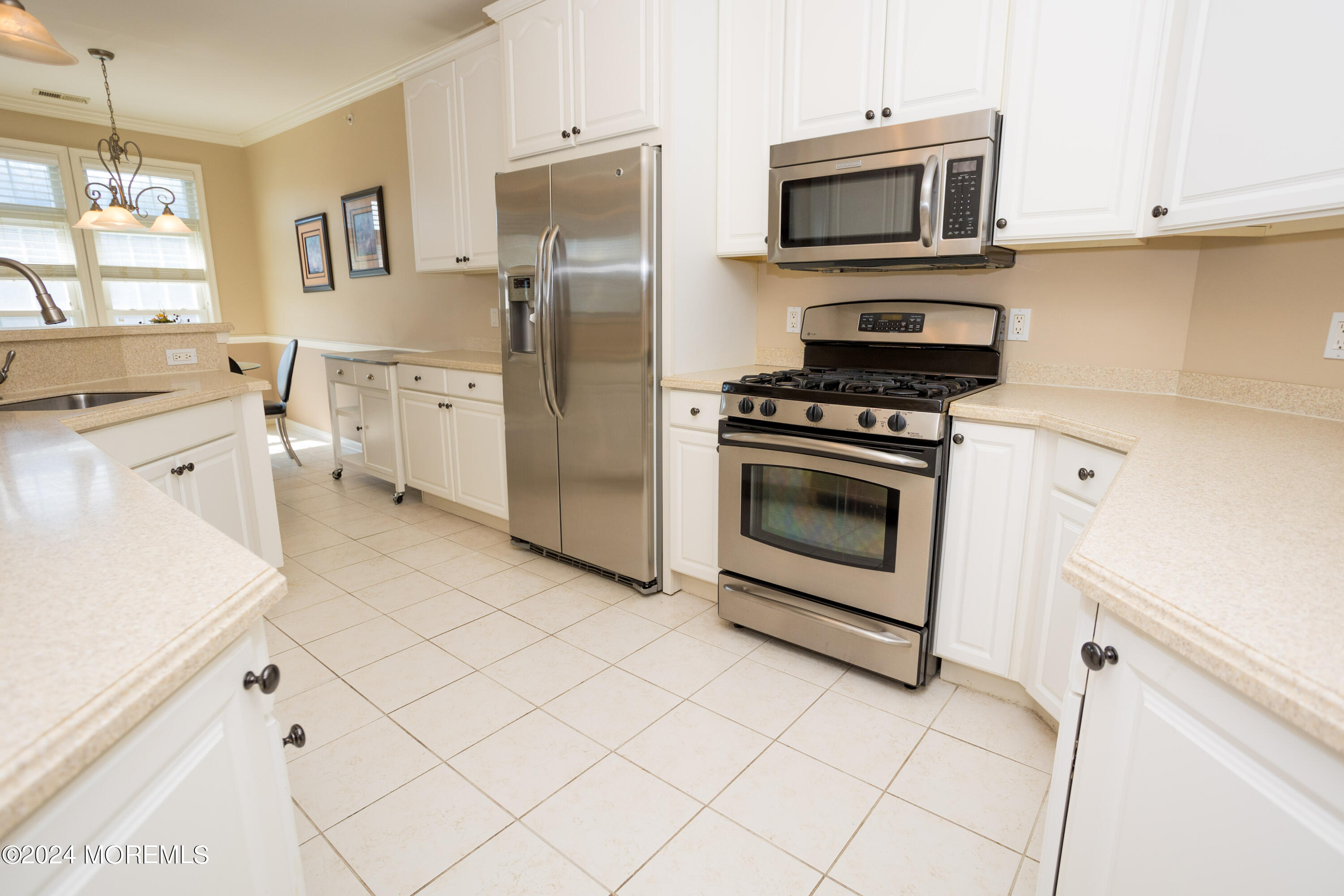 1404 Cedar Village Boulevard, 404