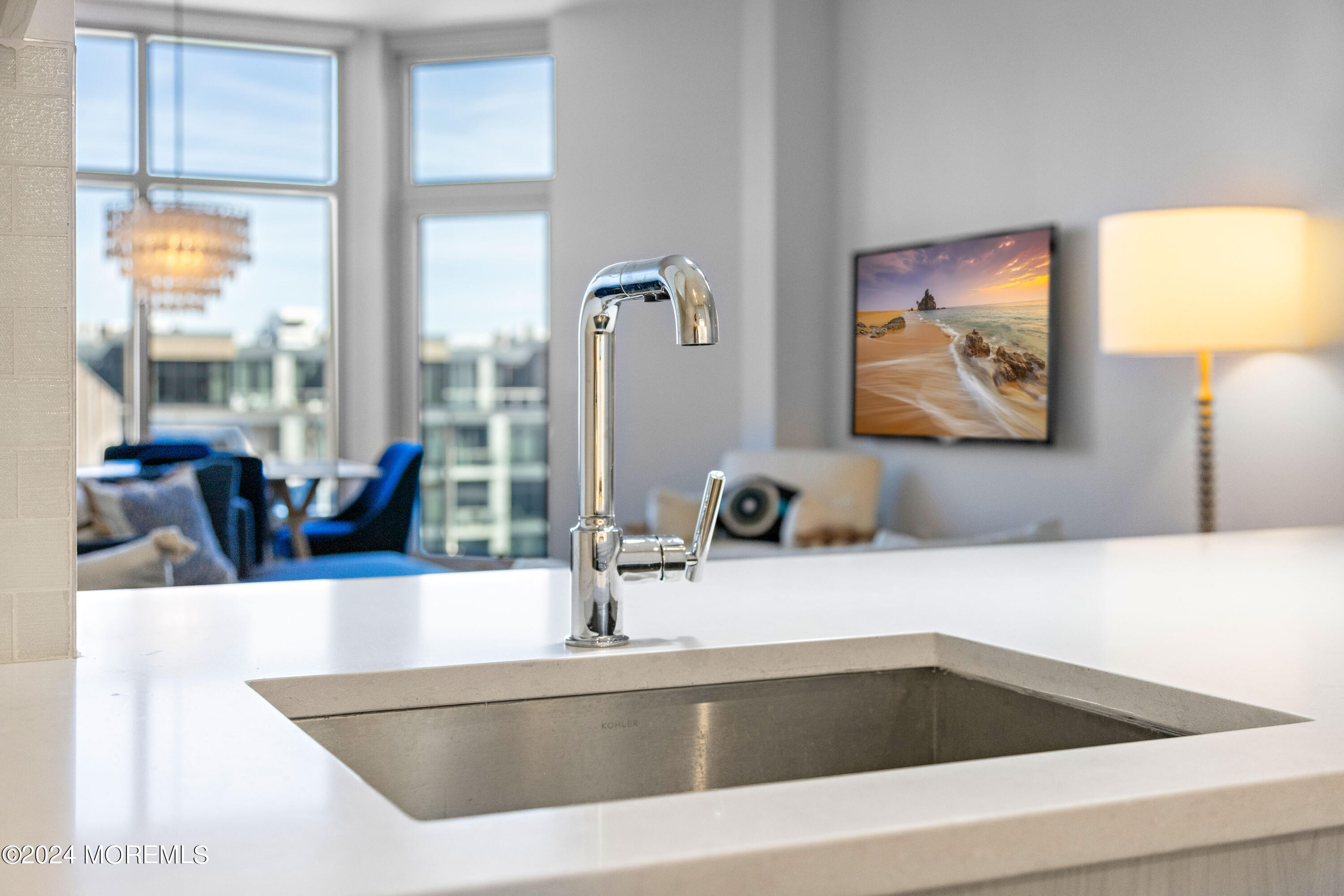 15 Morris Avenue, 604