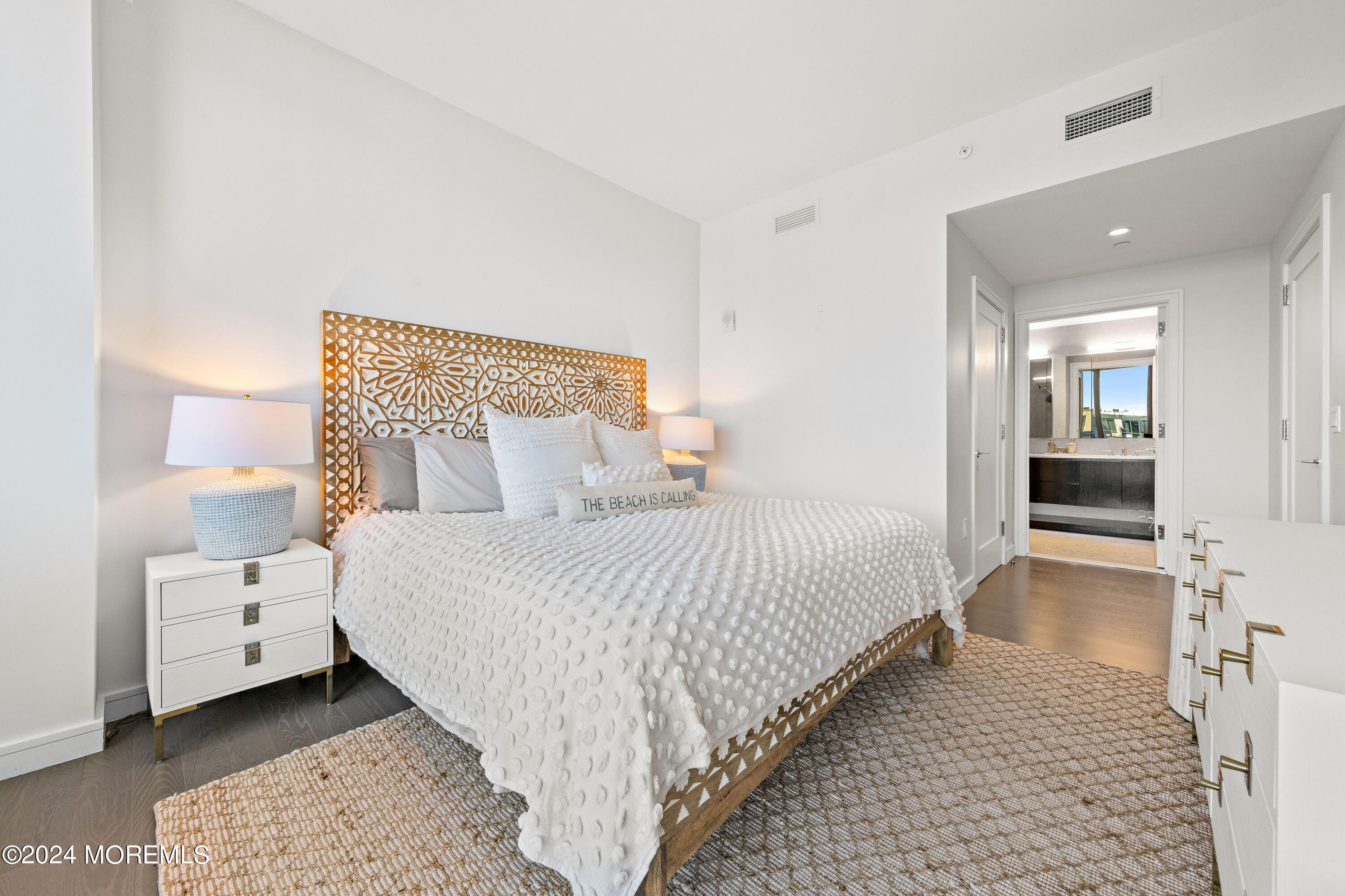 15 Morris Avenue, 604