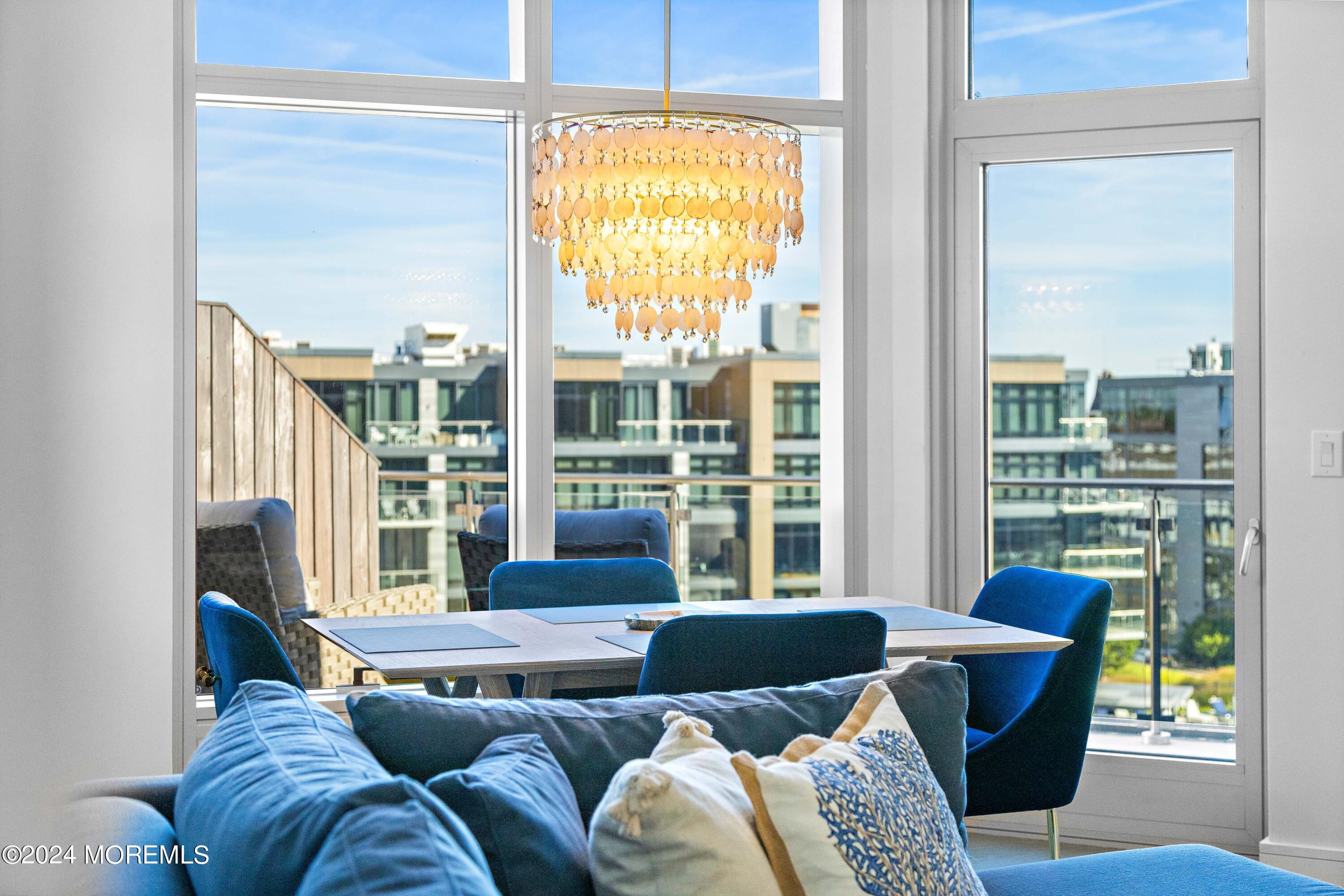 15 Morris Avenue, 604