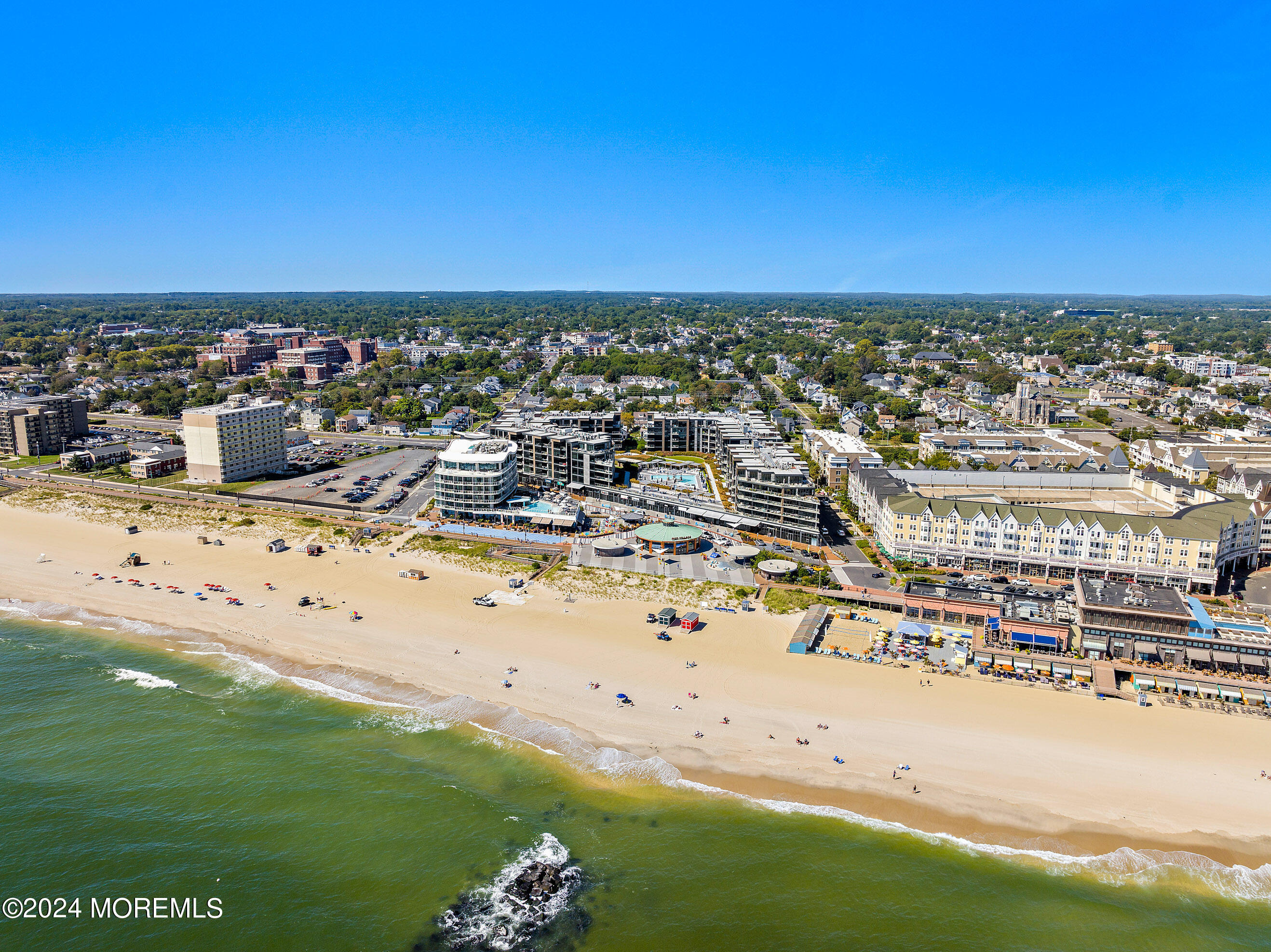 15 Morris Avenue, 604