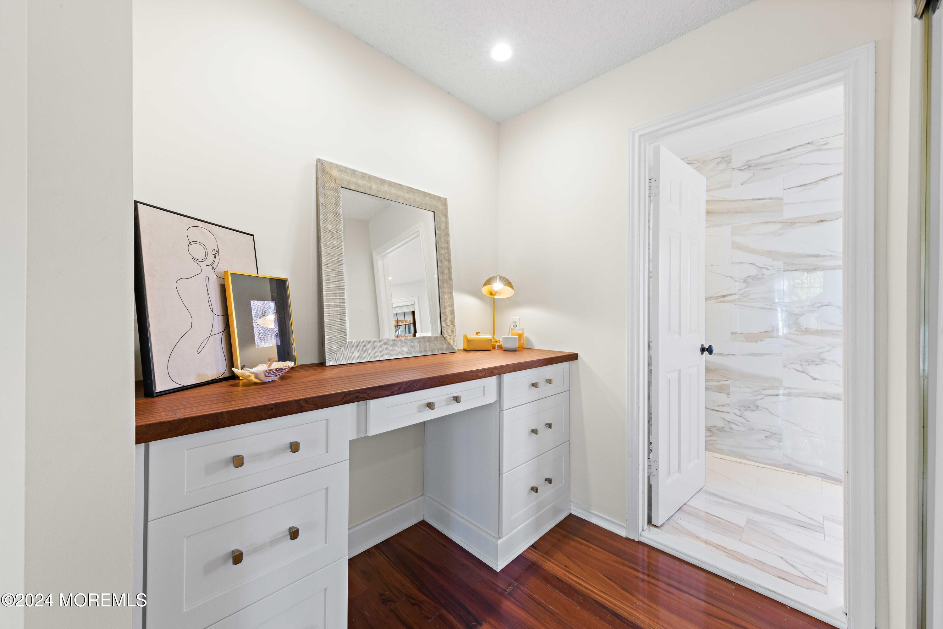 45 Rawson Circle, 1402