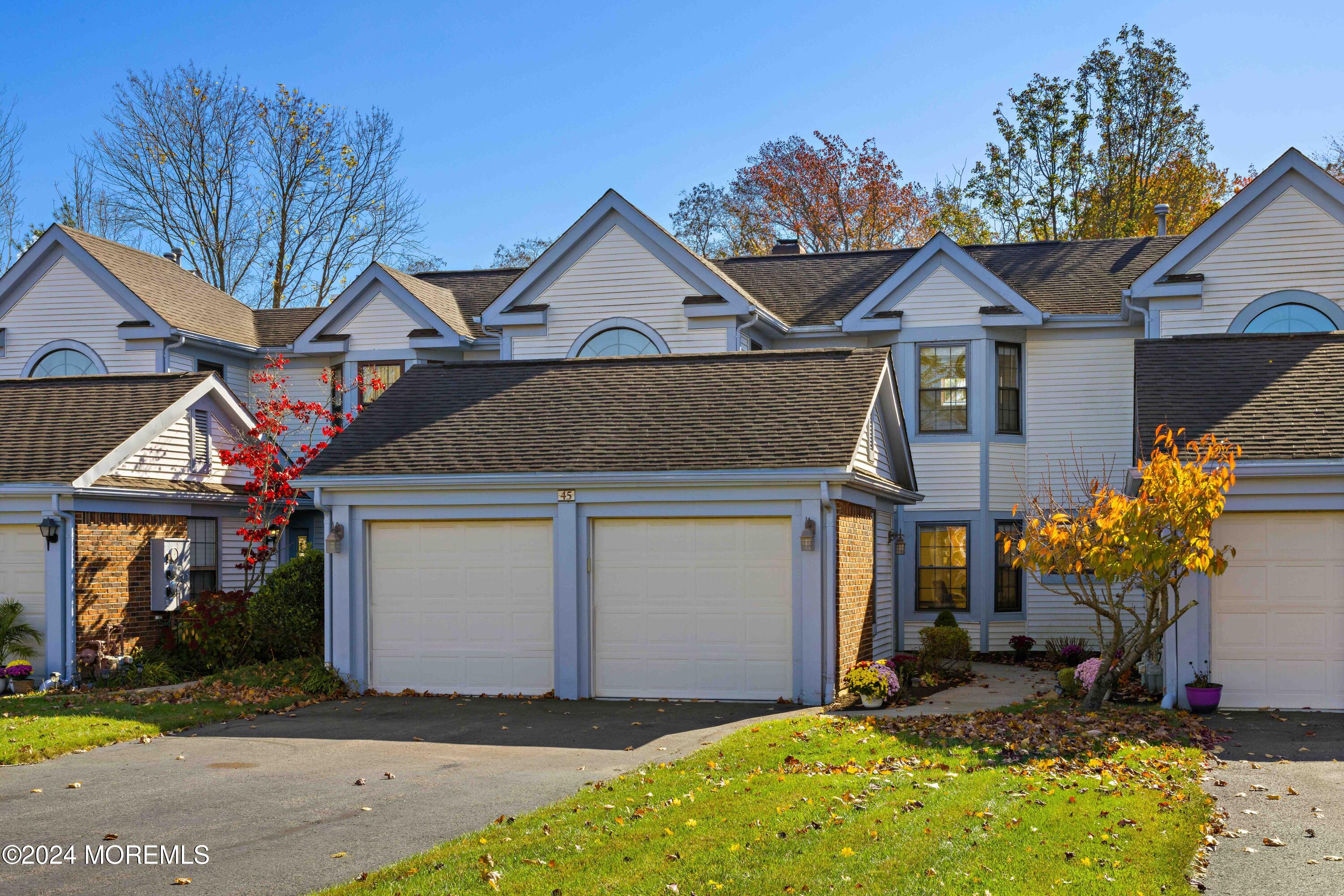 45 Rawson Circle, 1402