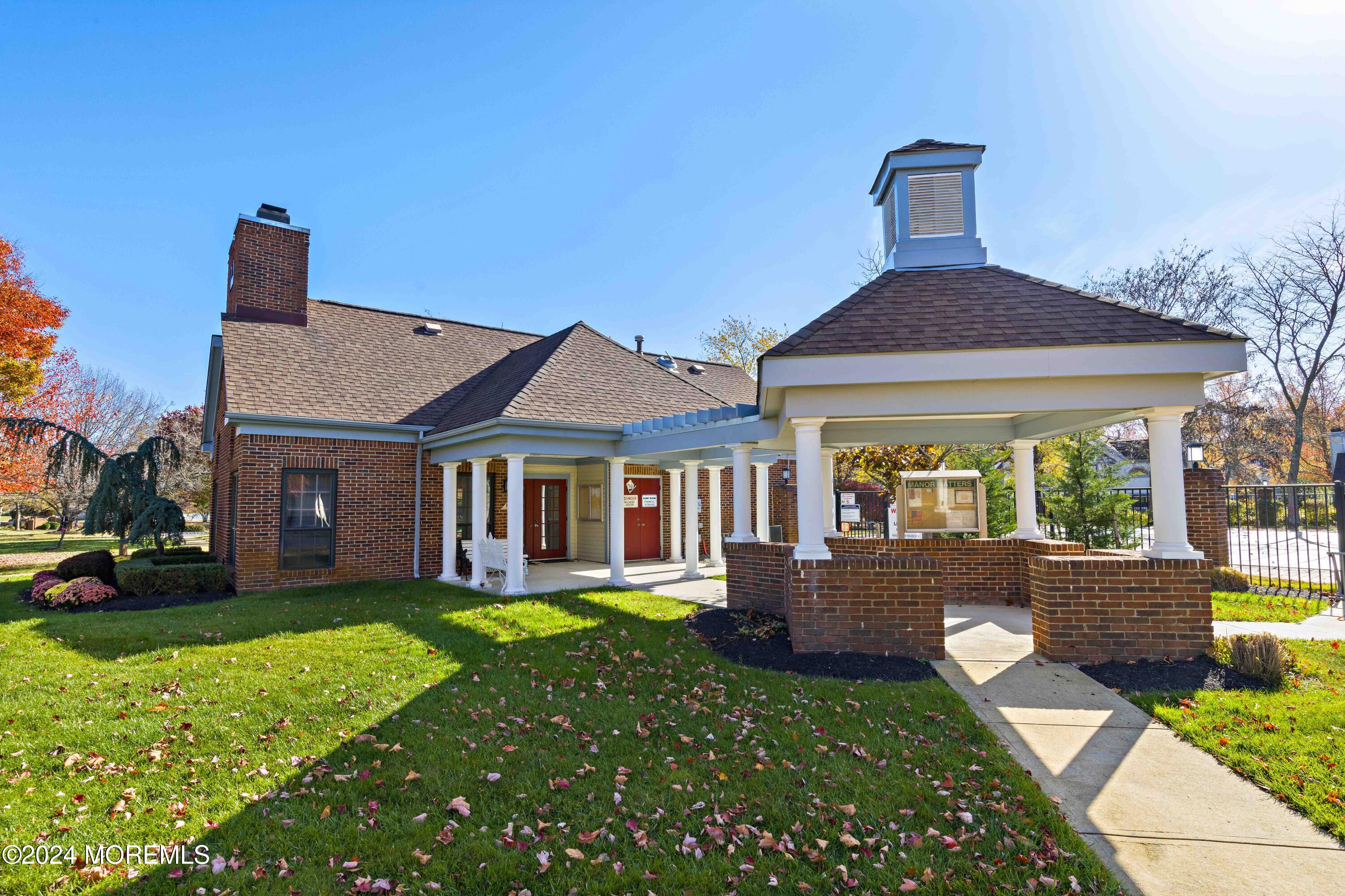 45 Rawson Circle, 1402