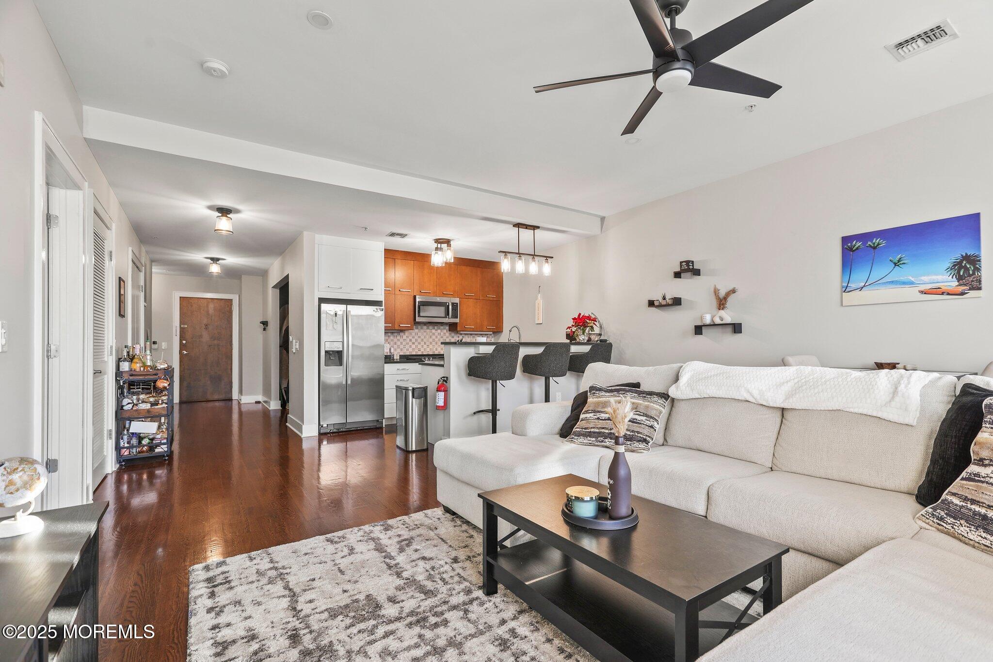 707 Bangs Avenue 405