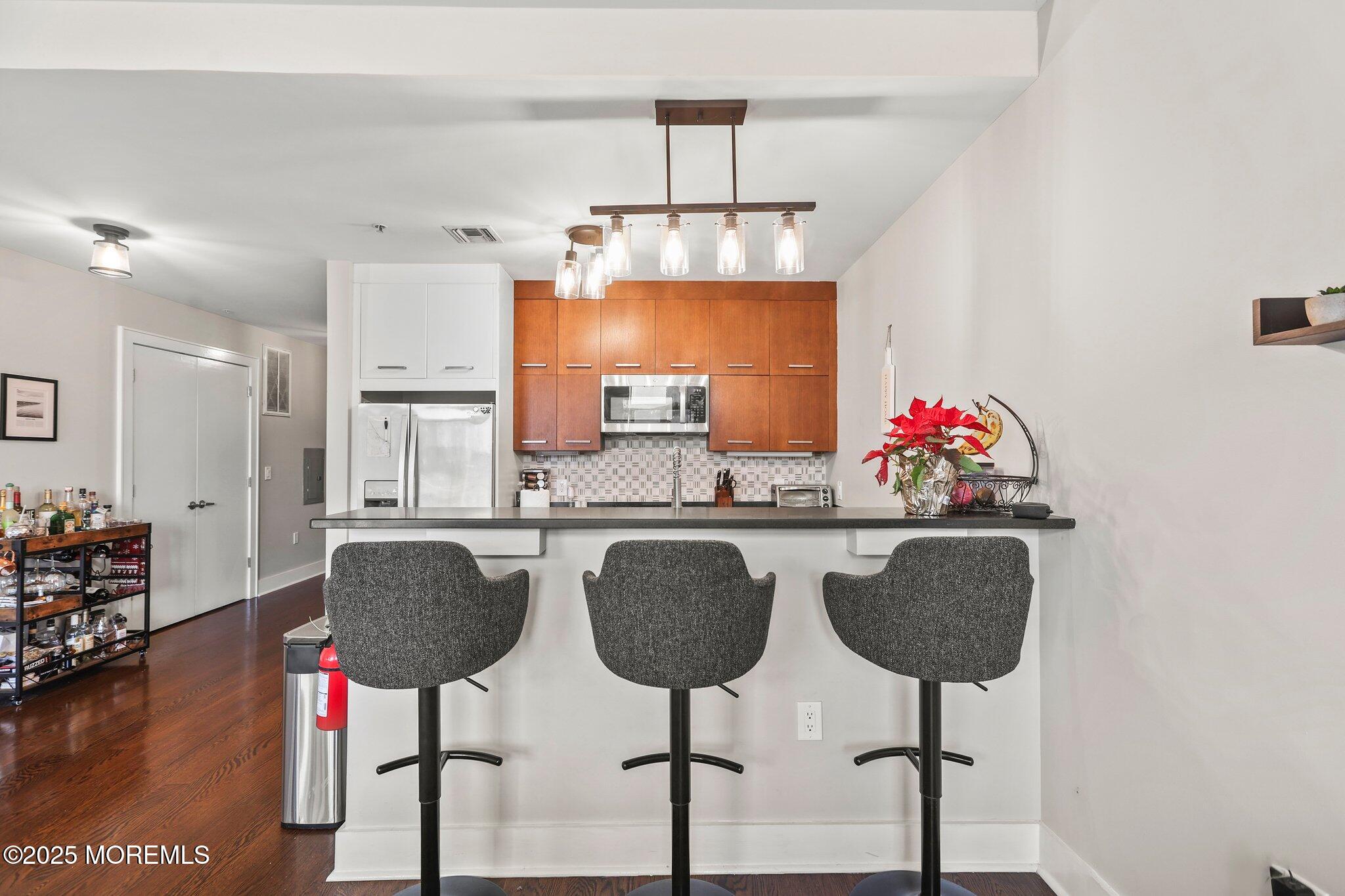 707 Bangs Avenue 405