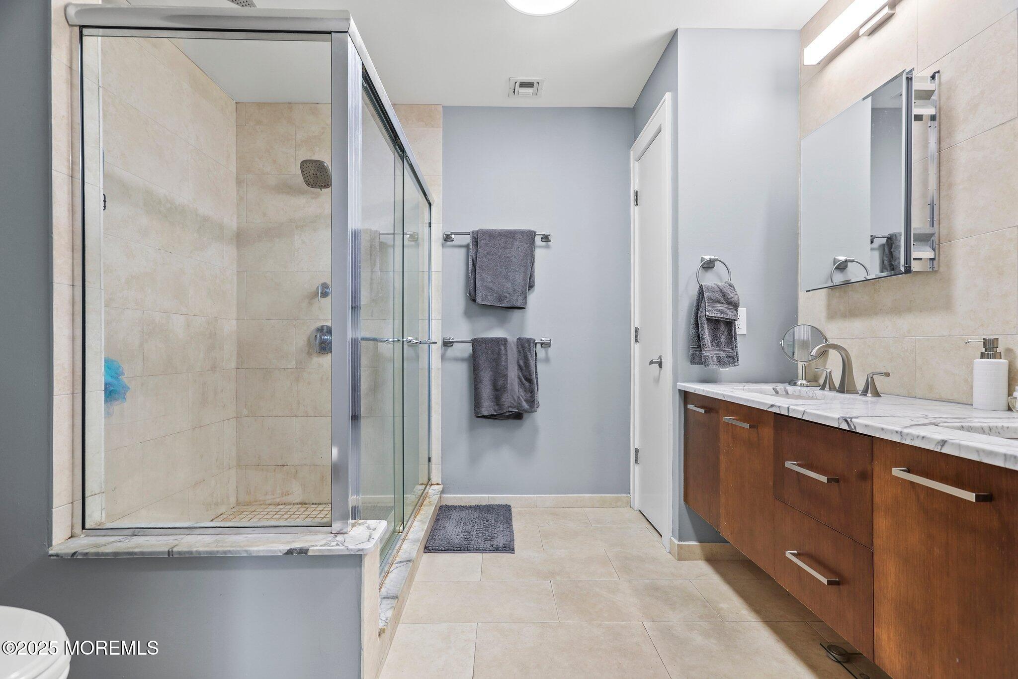 707 Bangs Avenue 405