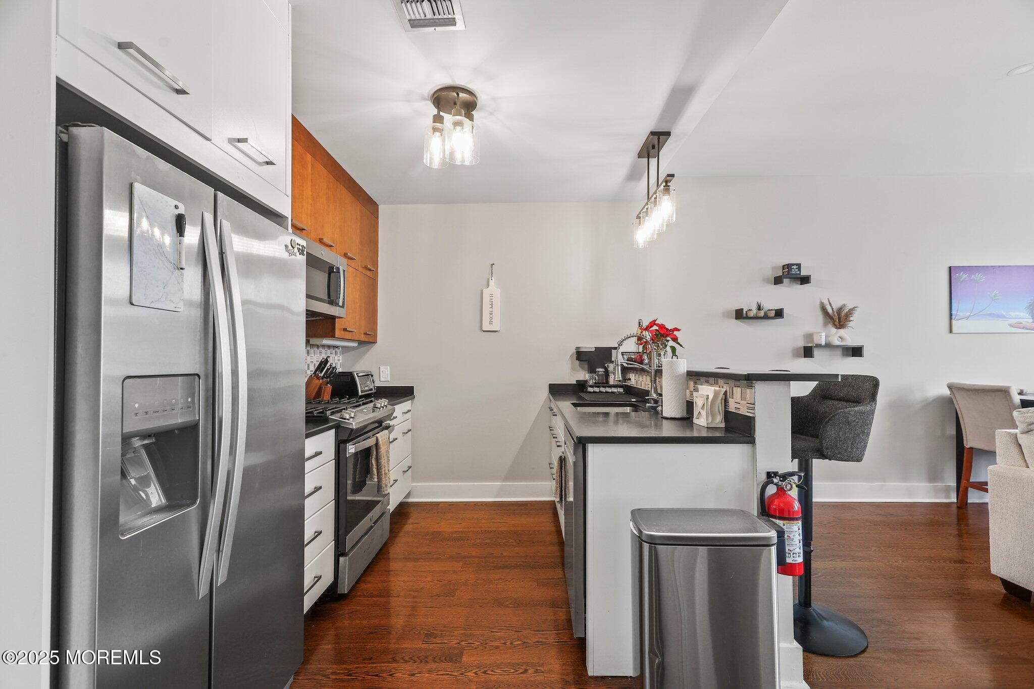 707 Bangs Avenue 405