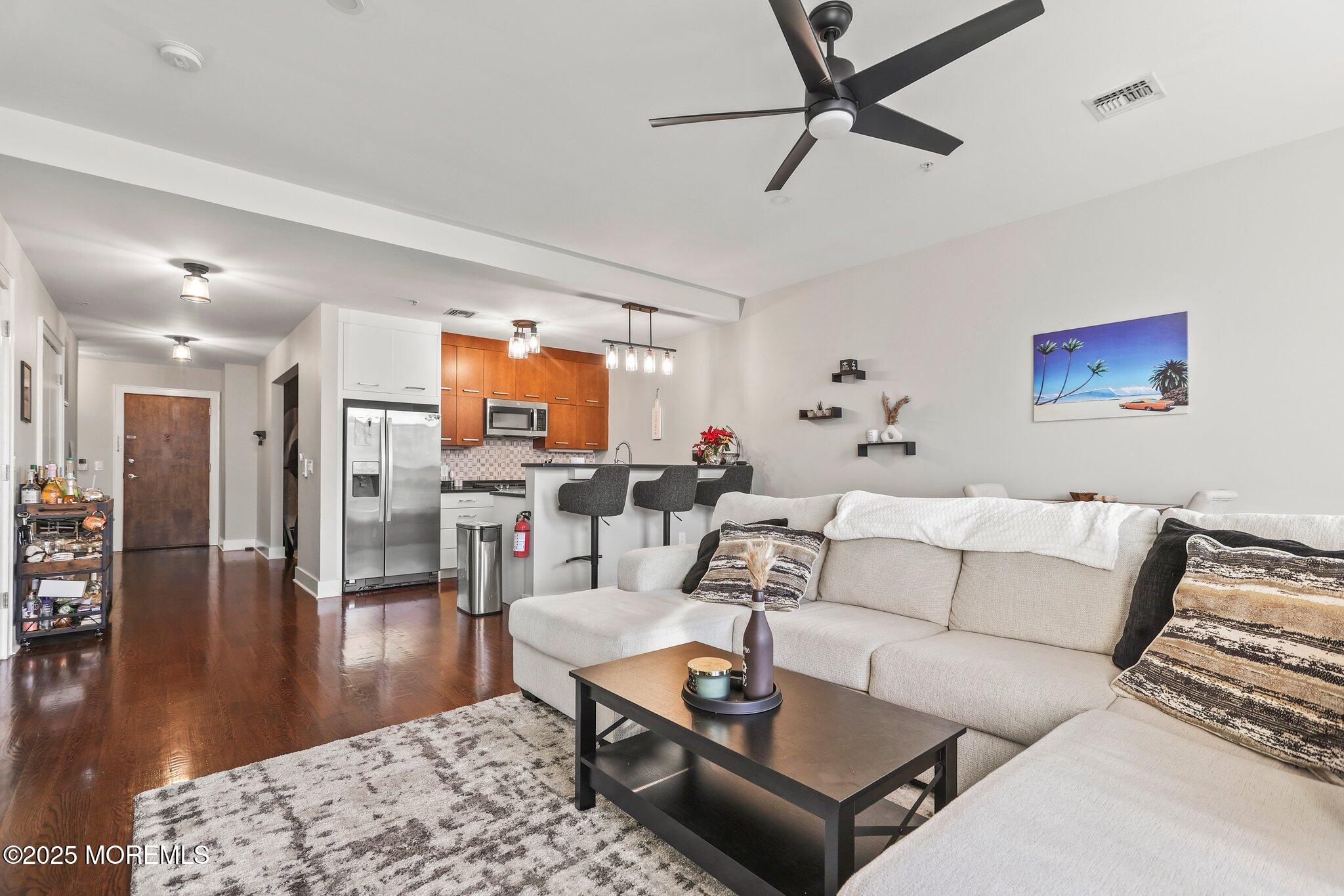 707 Bangs Avenue 405