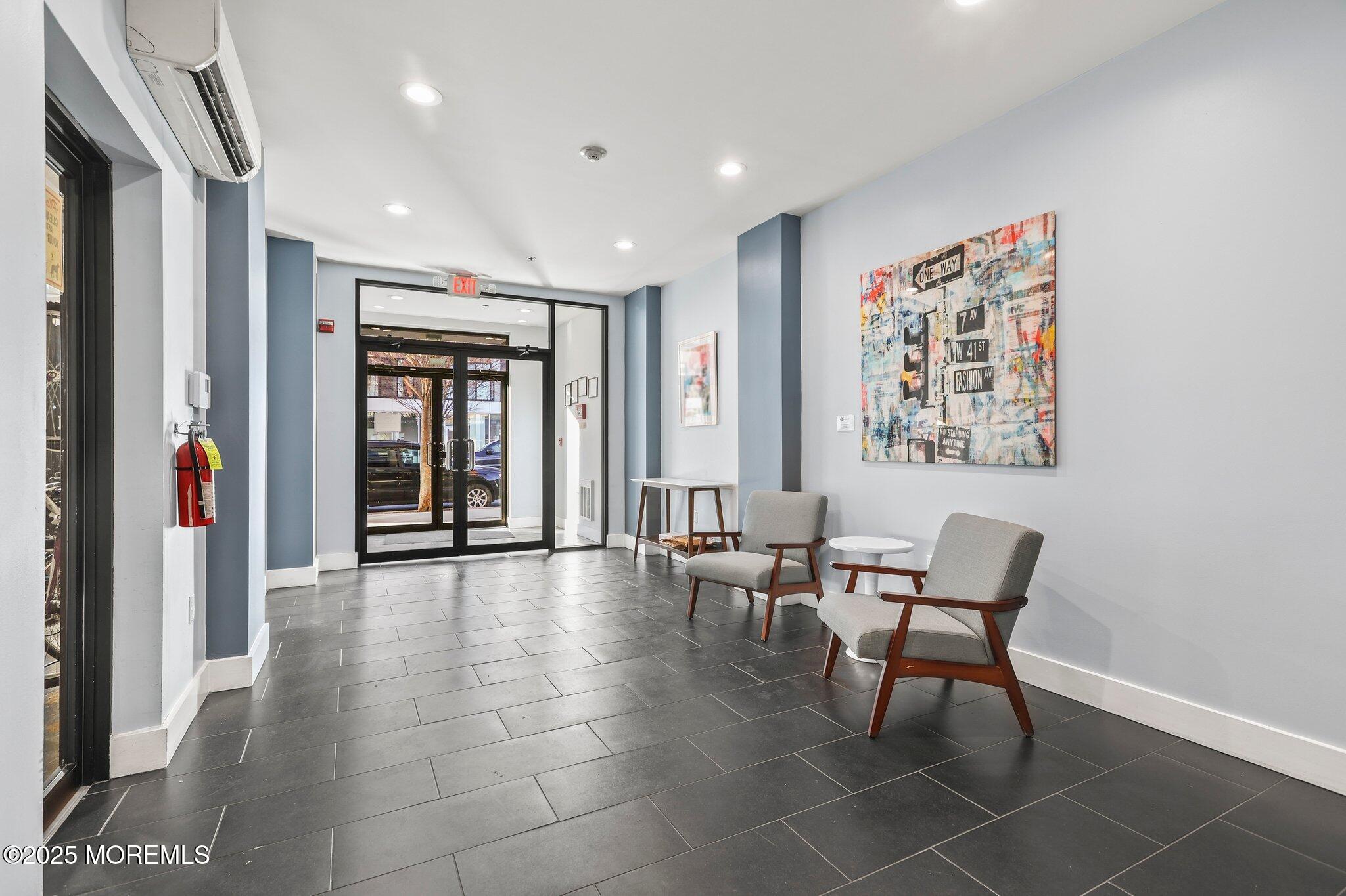 707 Bangs Avenue 405