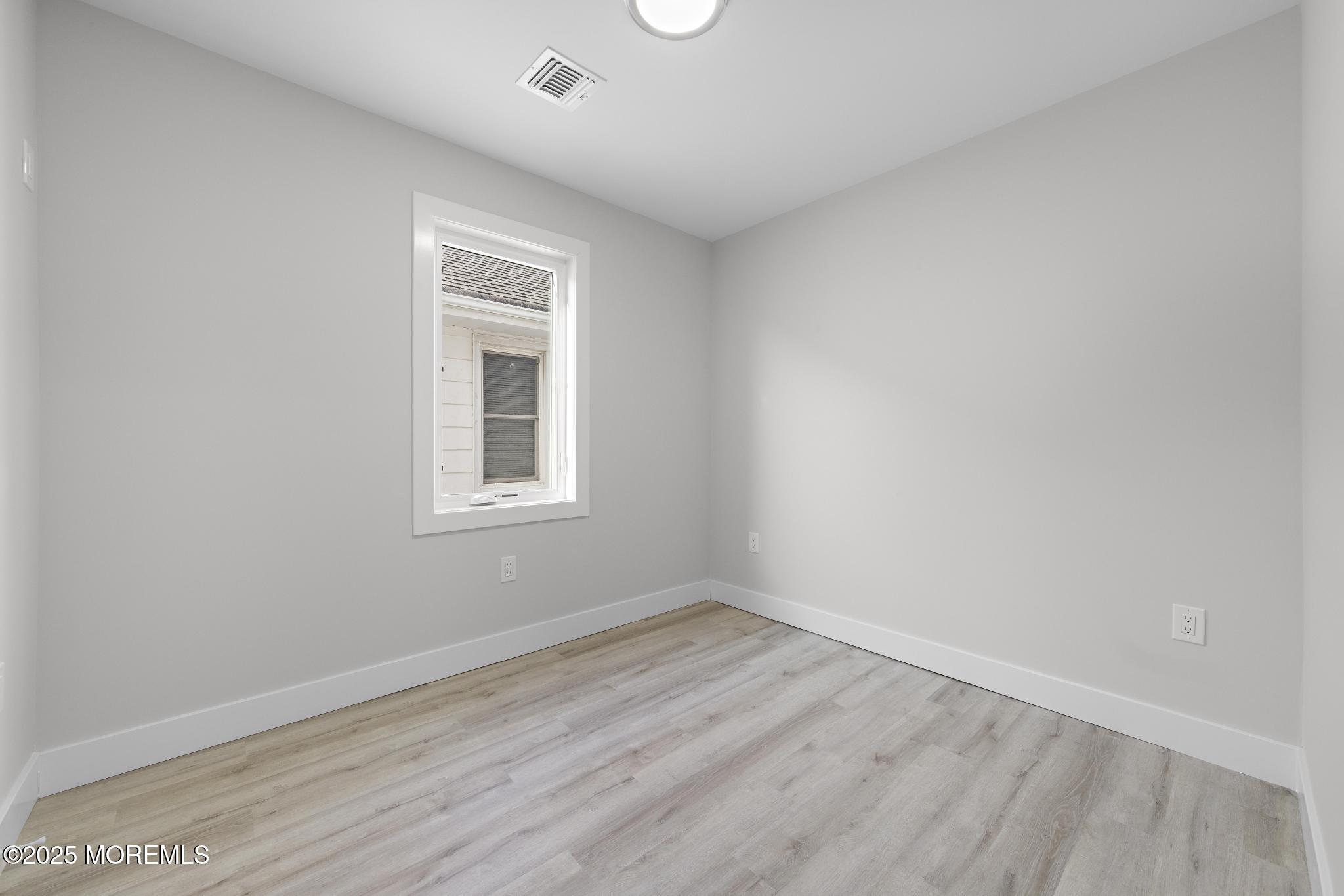 233 Dupont Avenue, 2