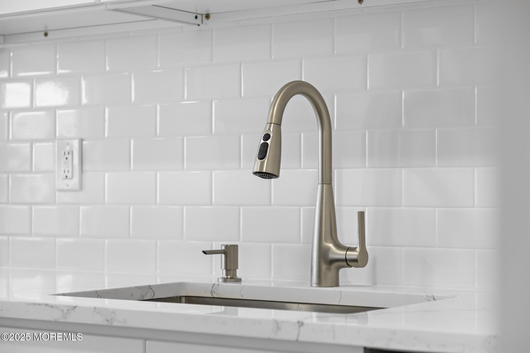 233 Dupont Avenue, 2