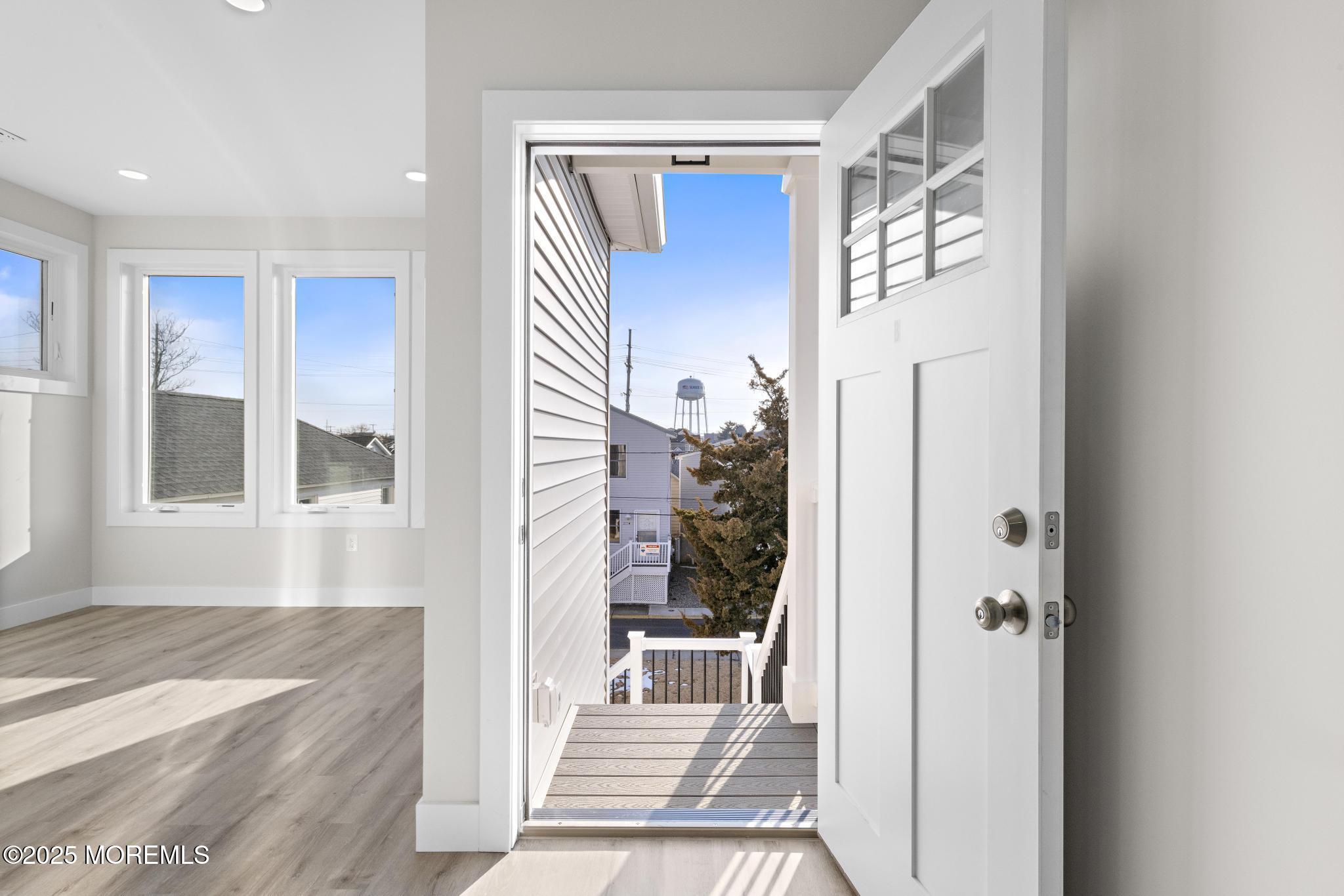 233 Dupont Avenue, 1