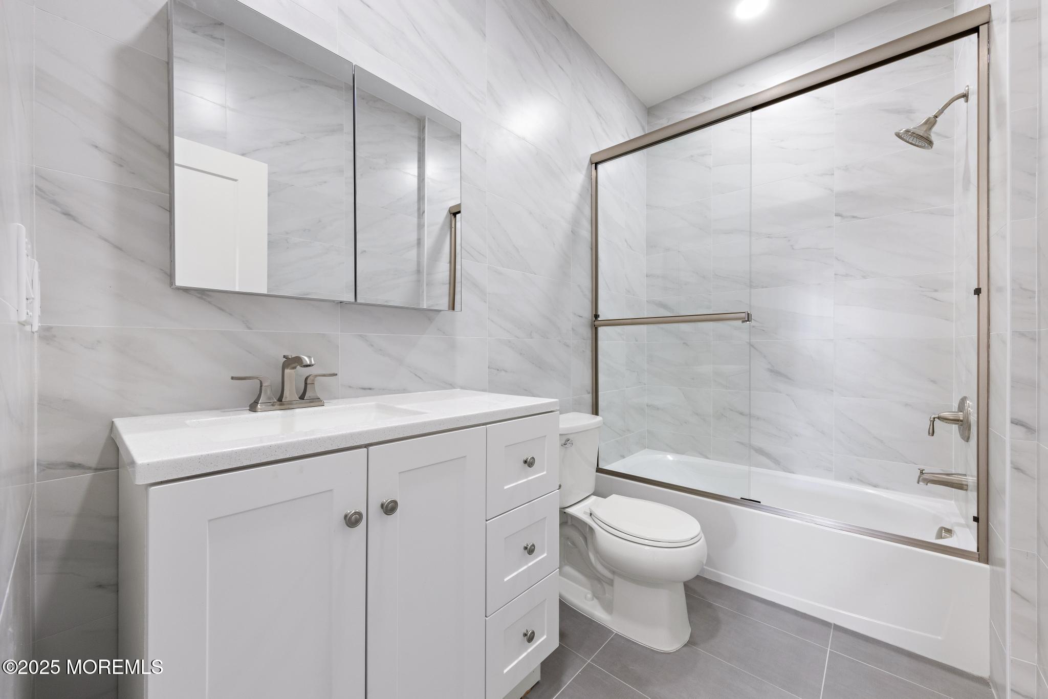 233 Dupont Avenue, 1