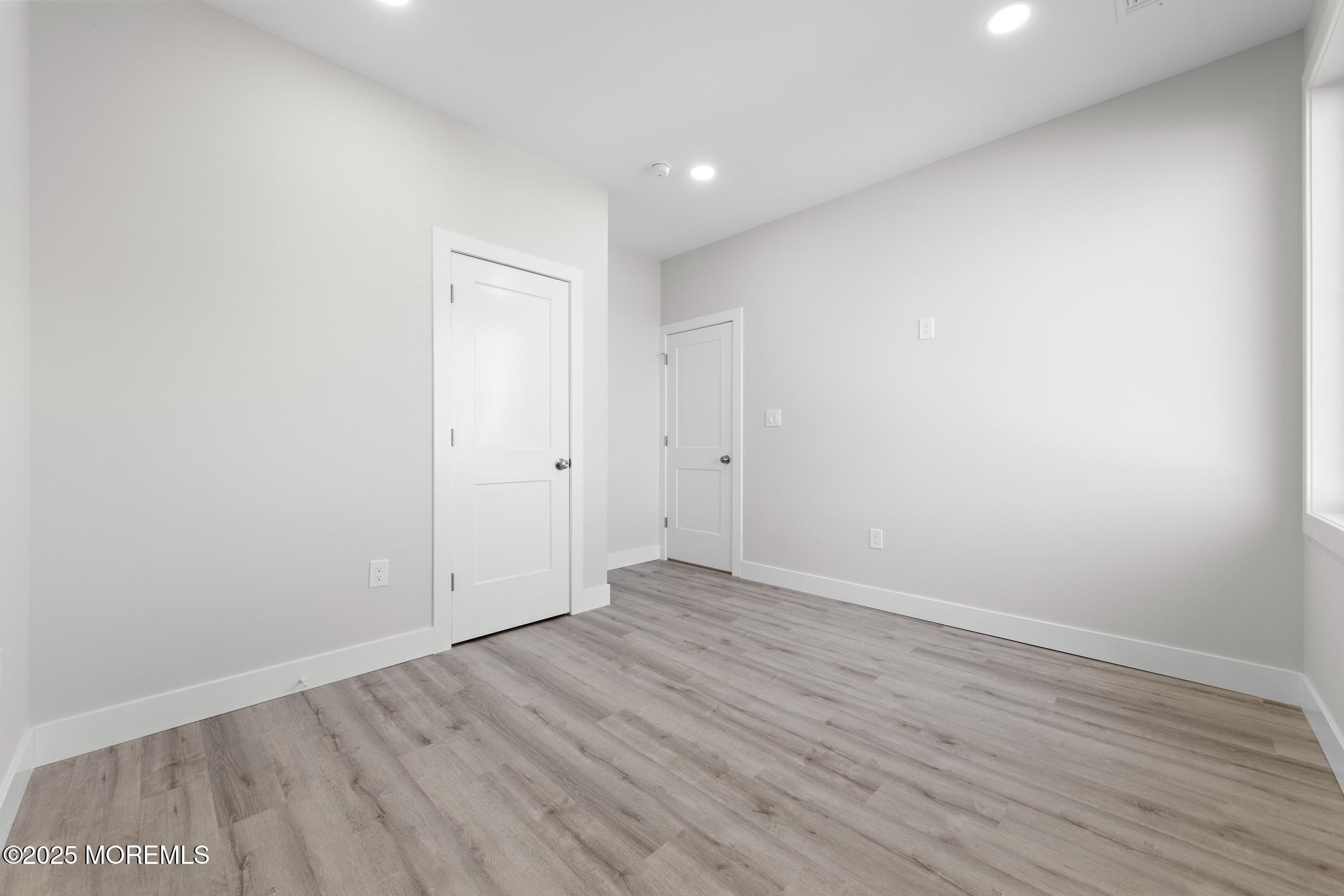 233 Dupont Avenue, 1