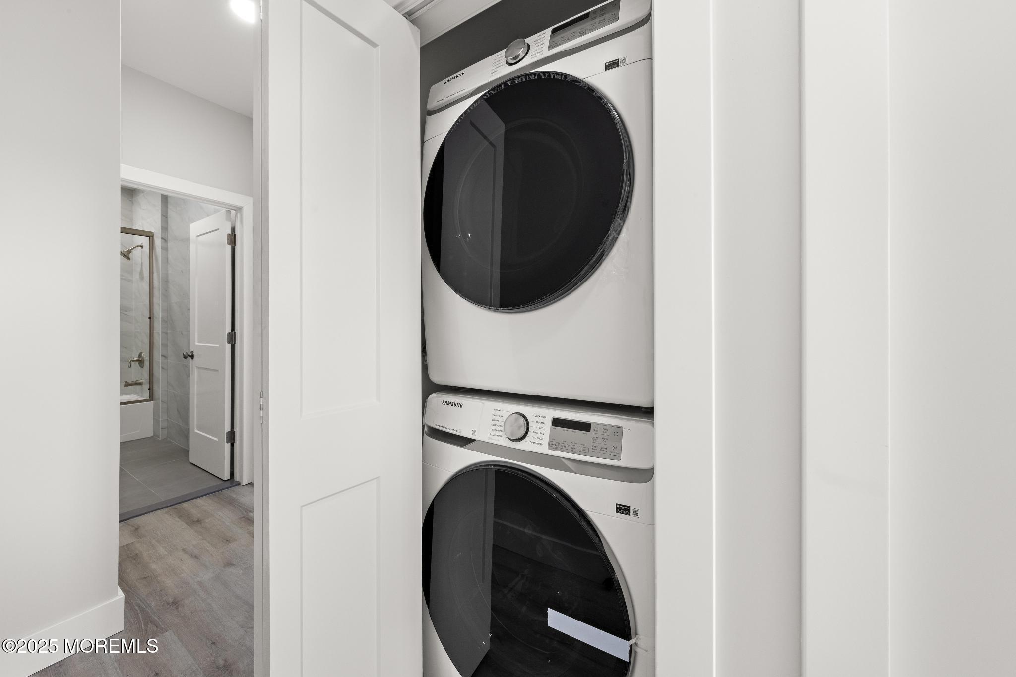 233 Dupont Avenue, 1