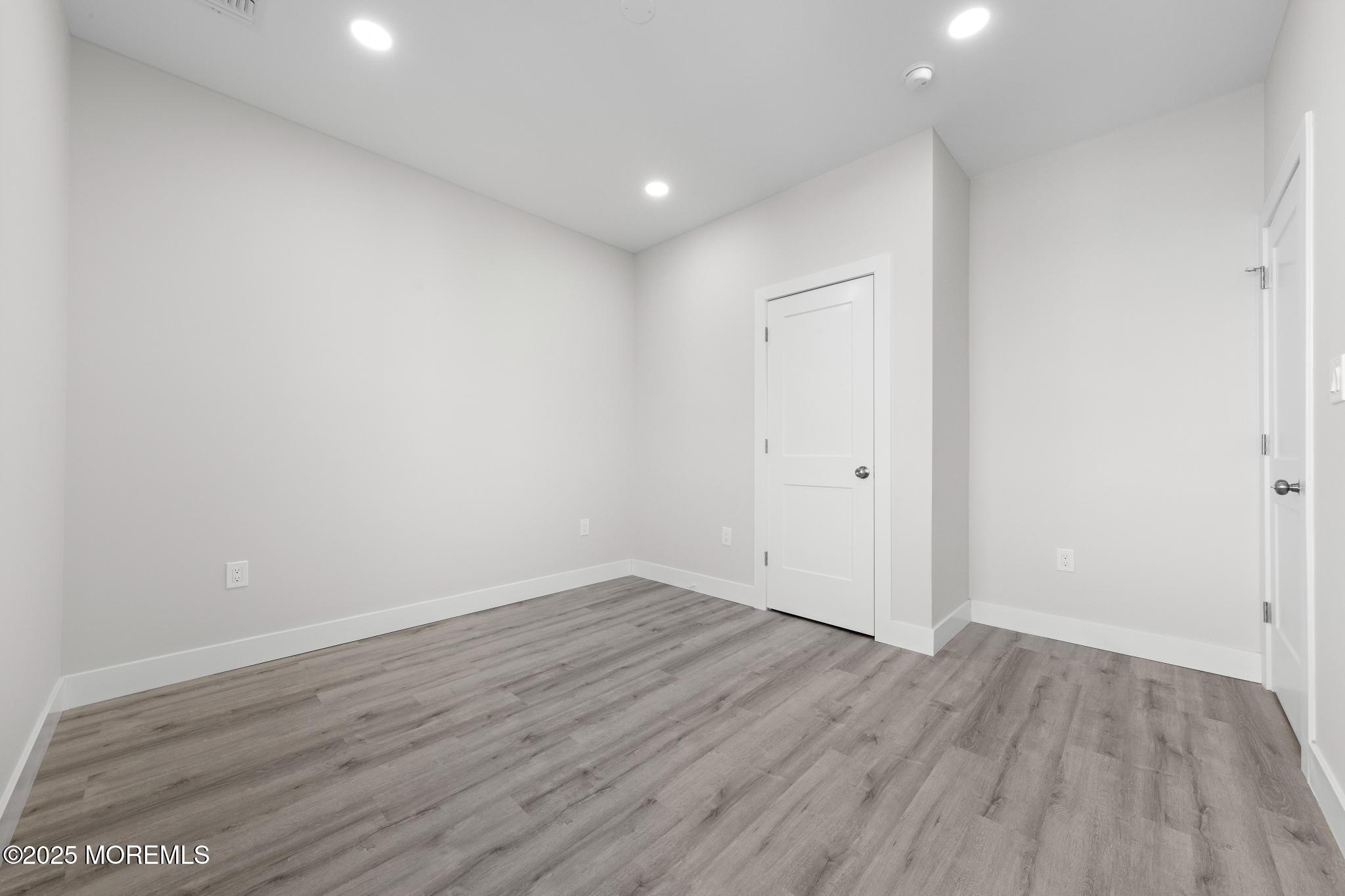 233 Dupont Avenue, 1