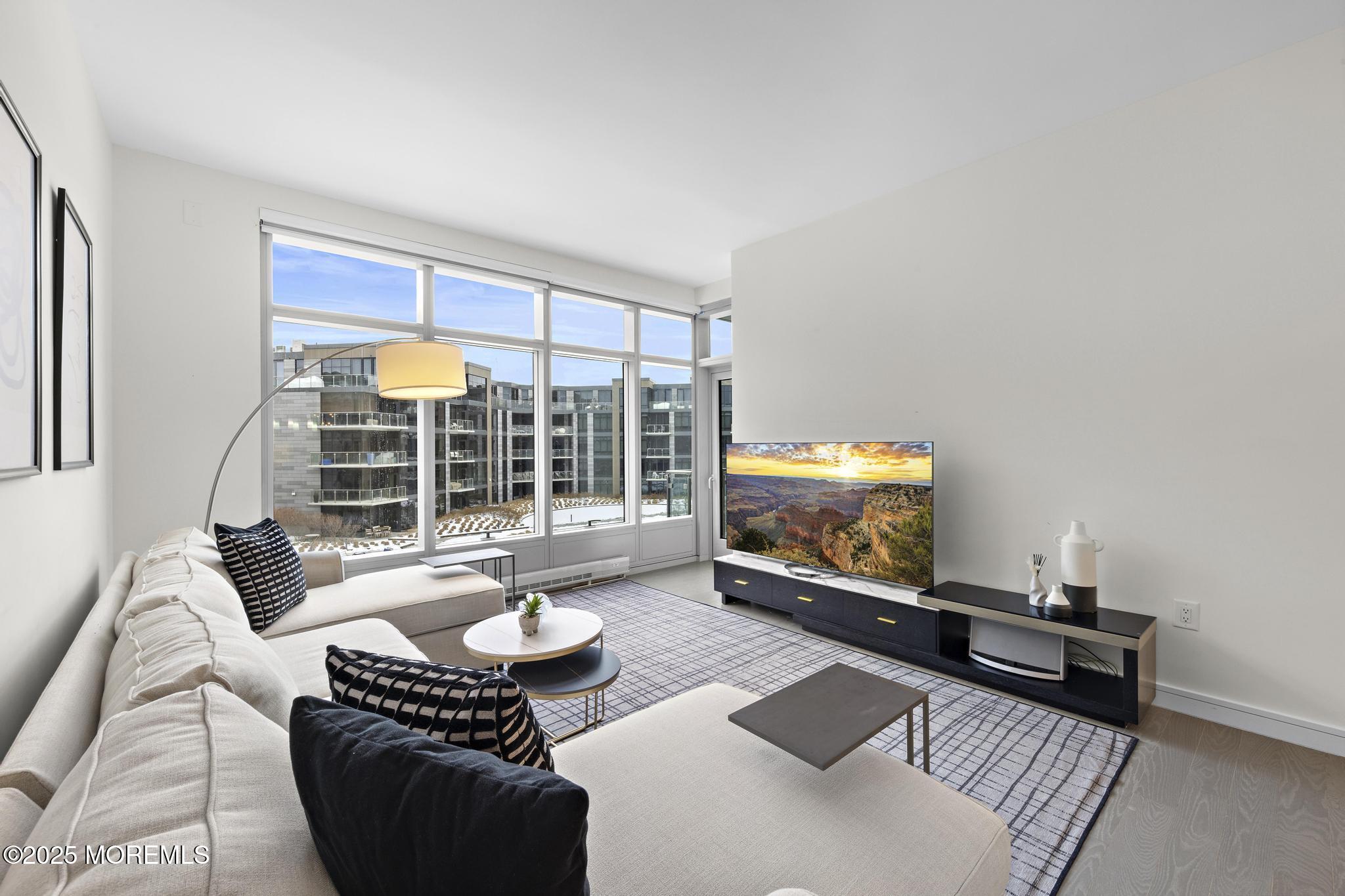 15 Morris Avenue, 408