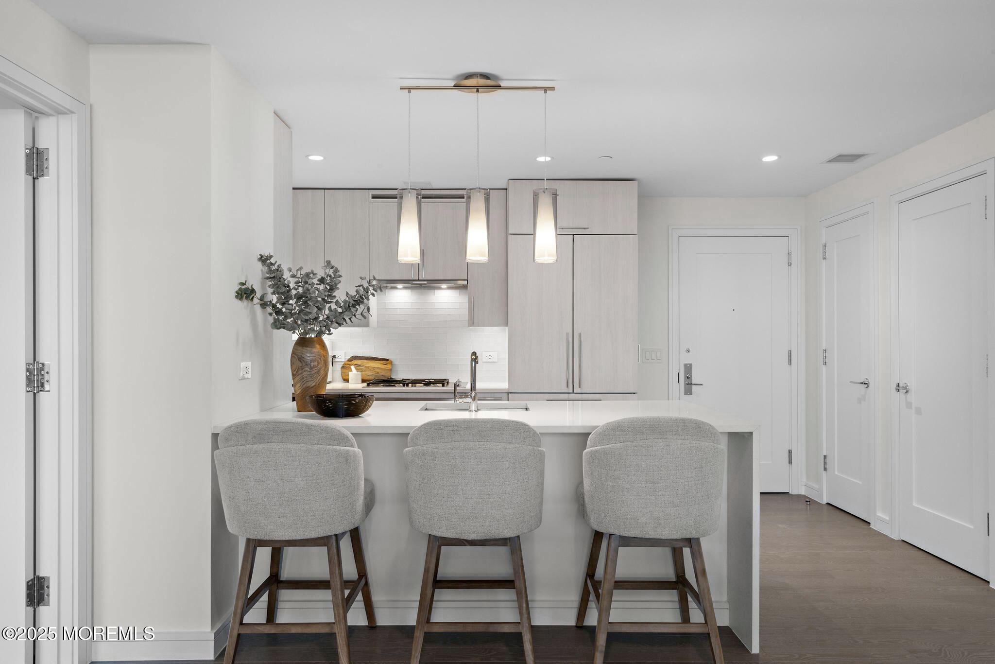 15 Morris Avenue, 602