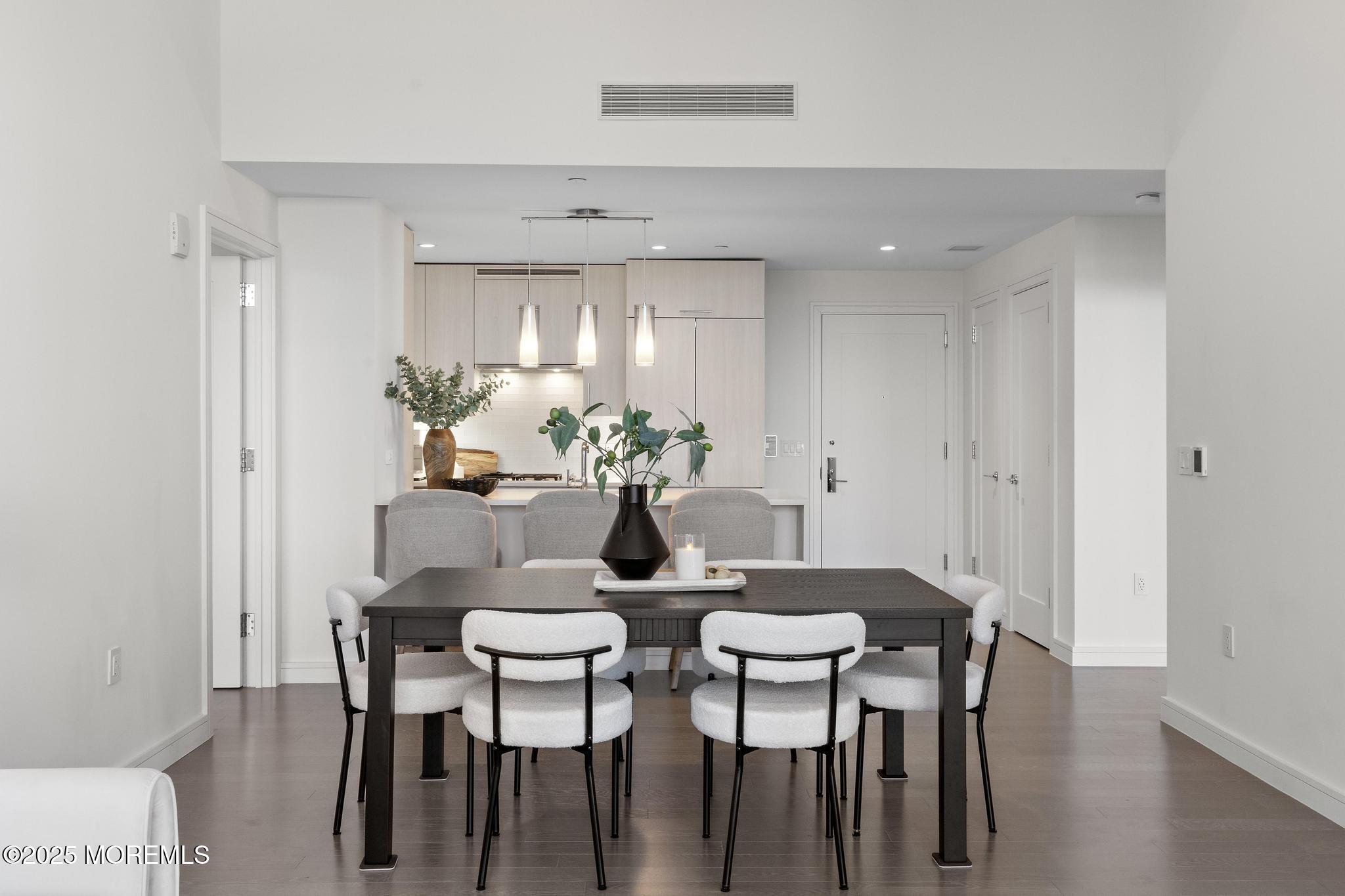 15 Morris Avenue, 602