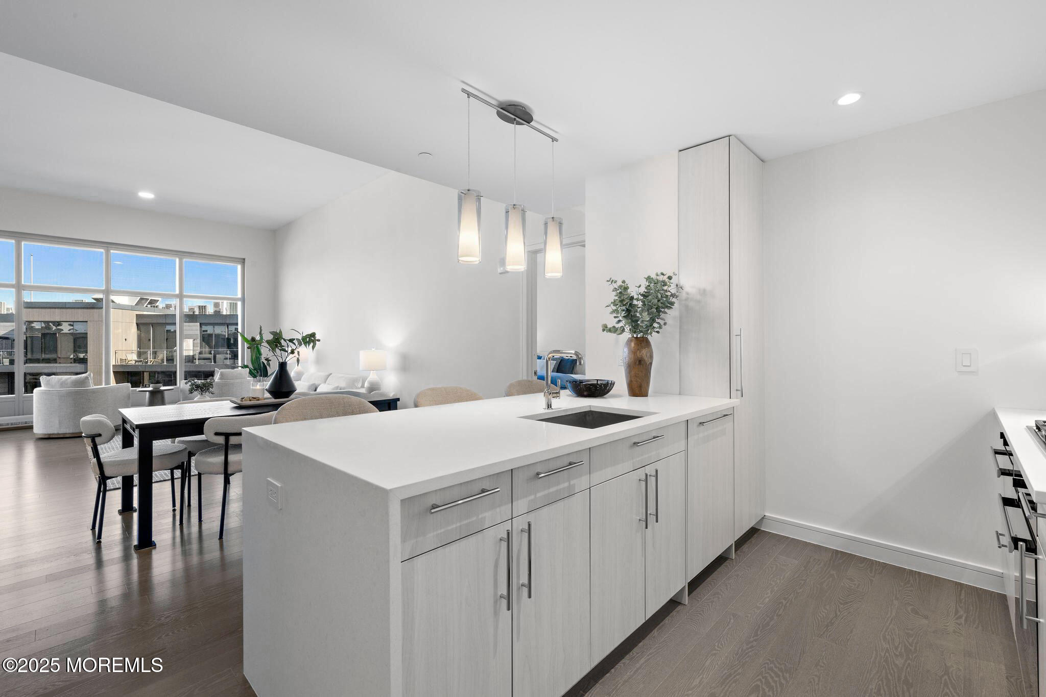 15 Morris Avenue, 602