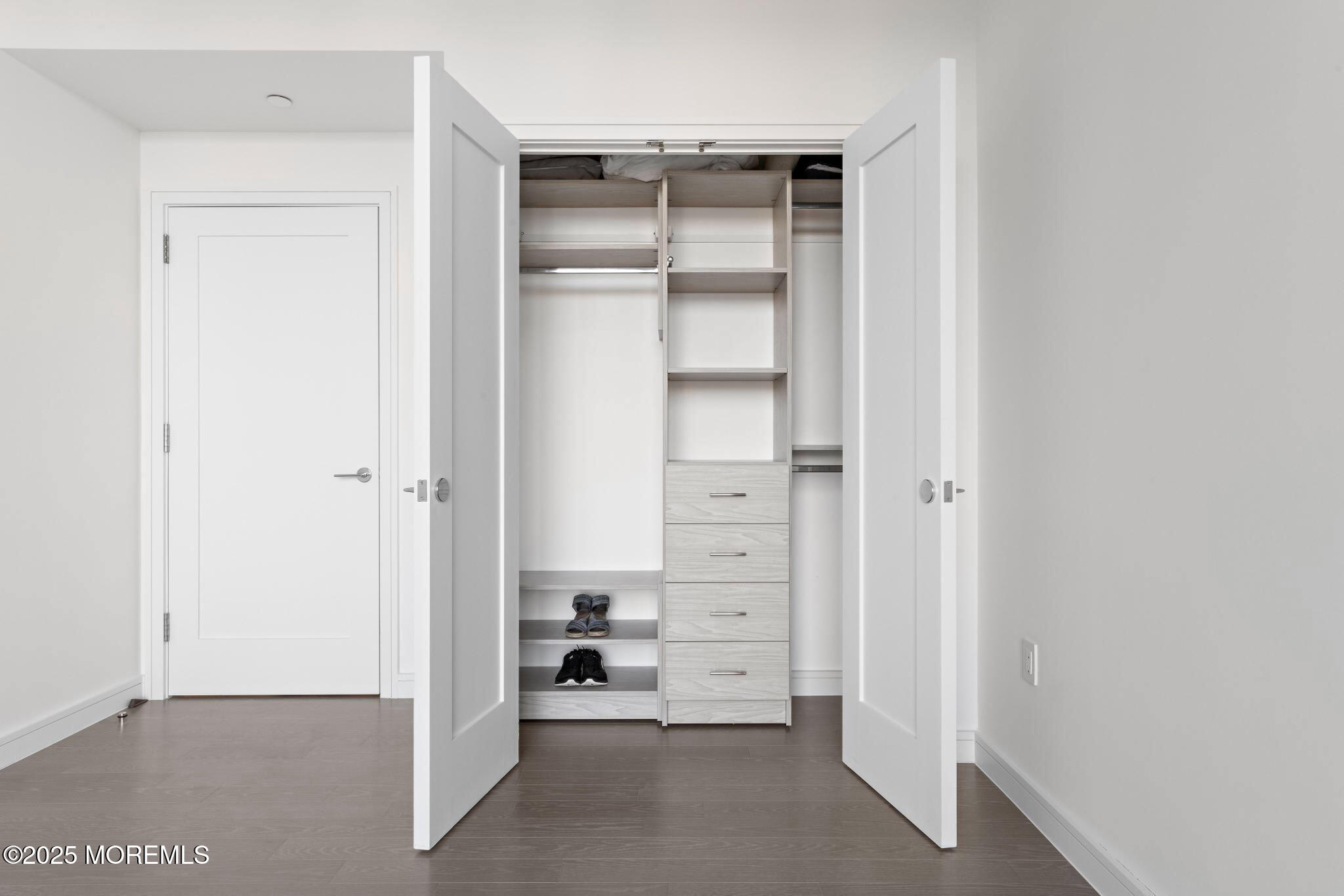 15 Morris Avenue, 602