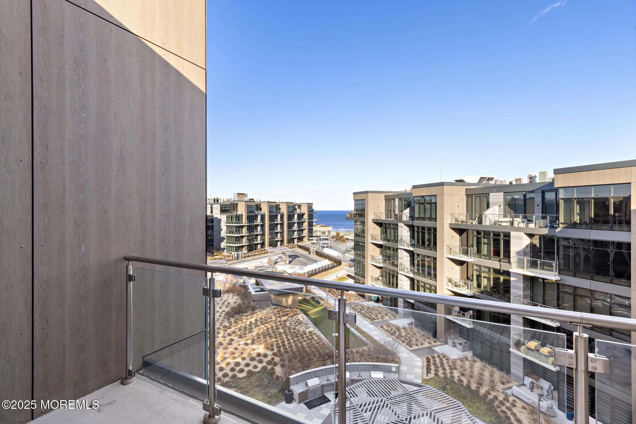 15 Morris Avenue, 602