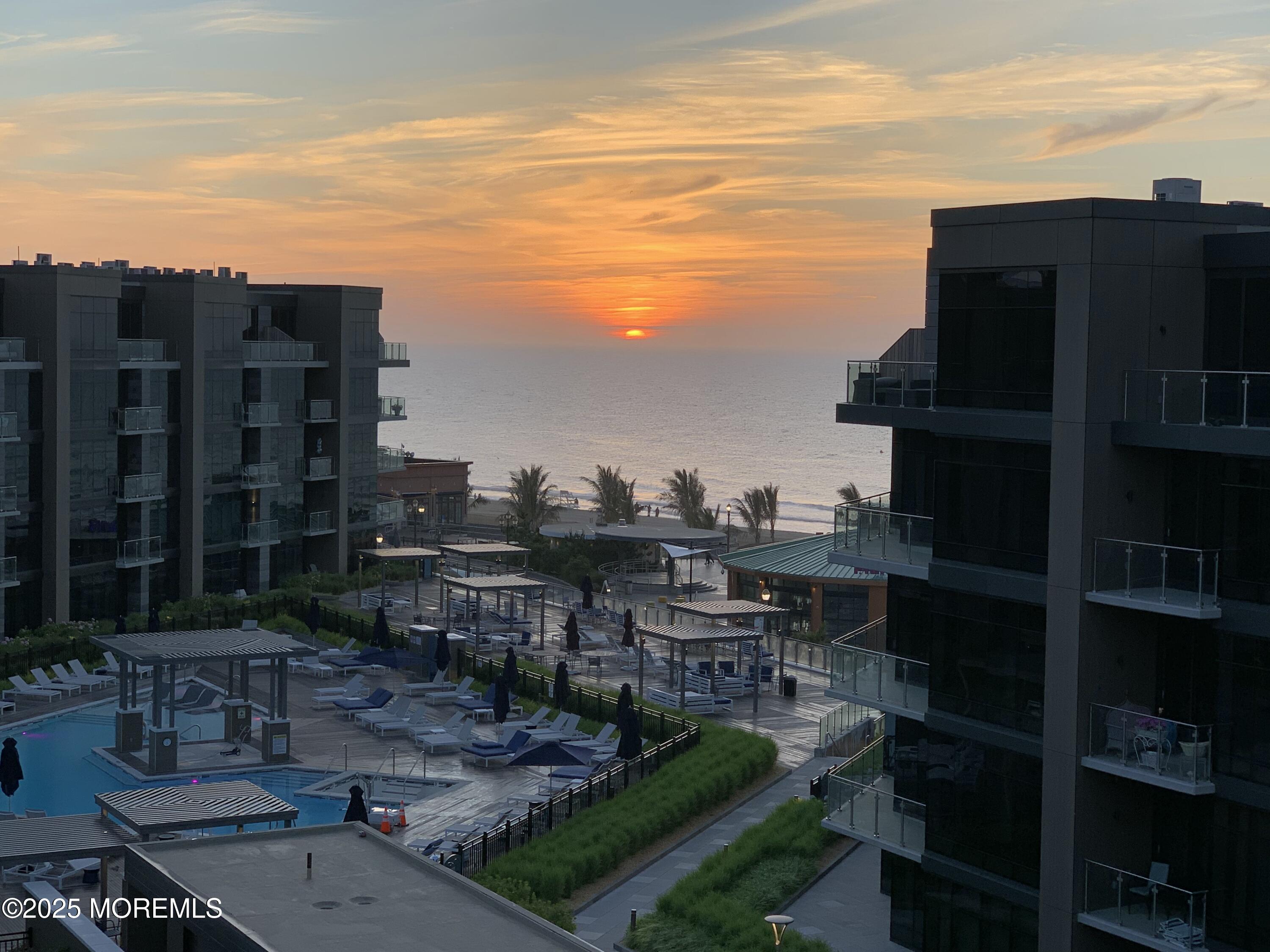 15 Morris Avenue, 602