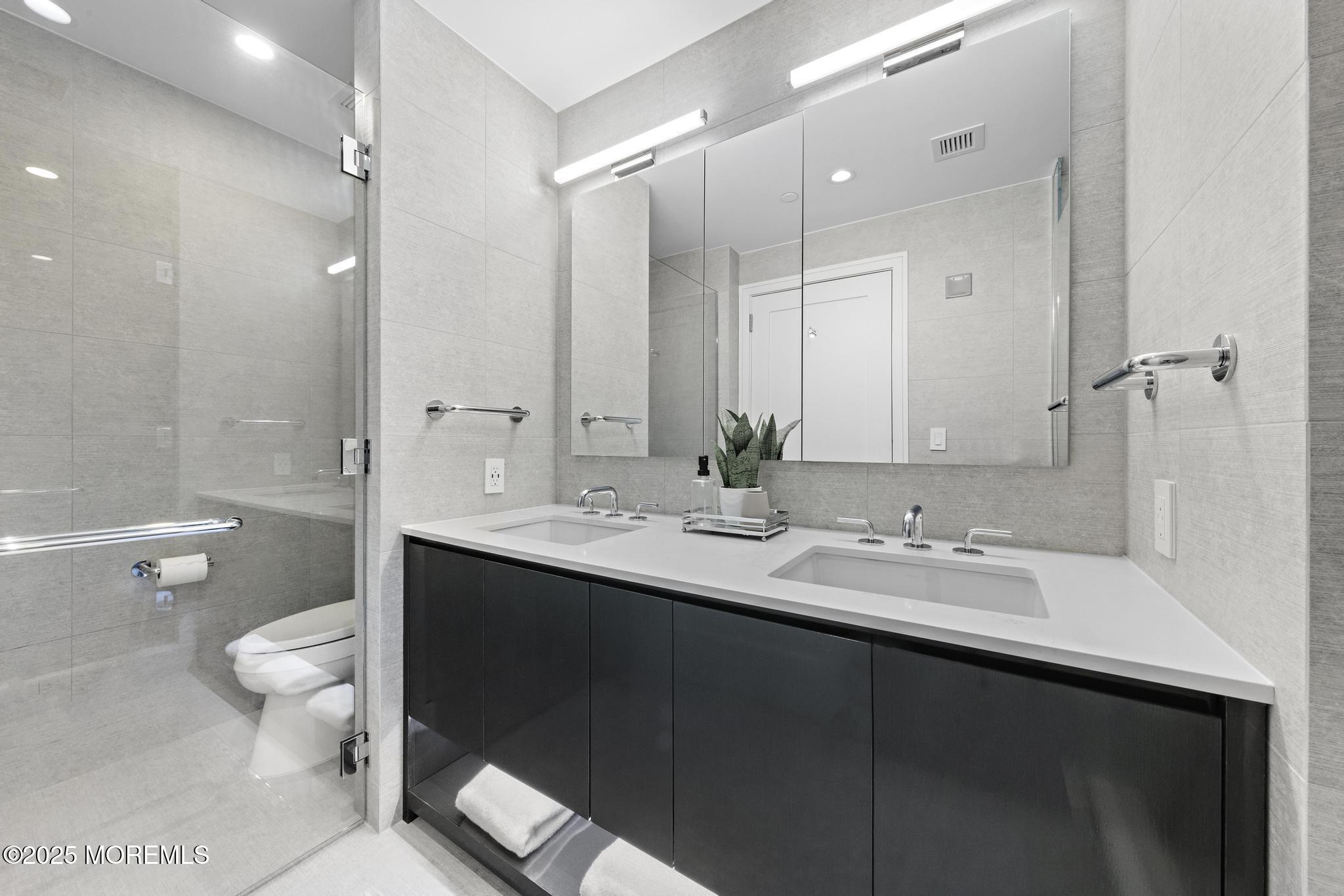 15 Morris Avenue, 602