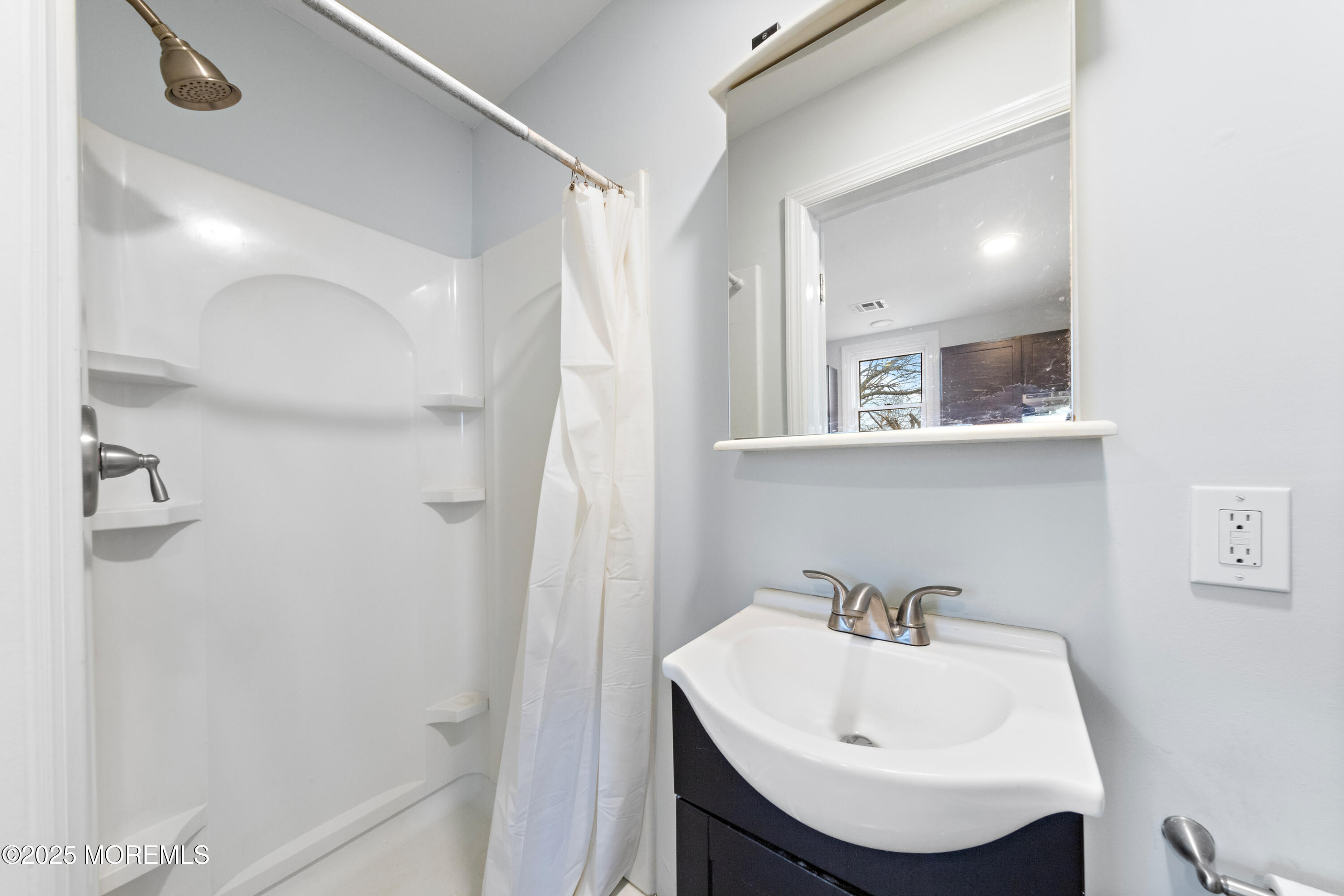 25 Oceanview Avenue, rear