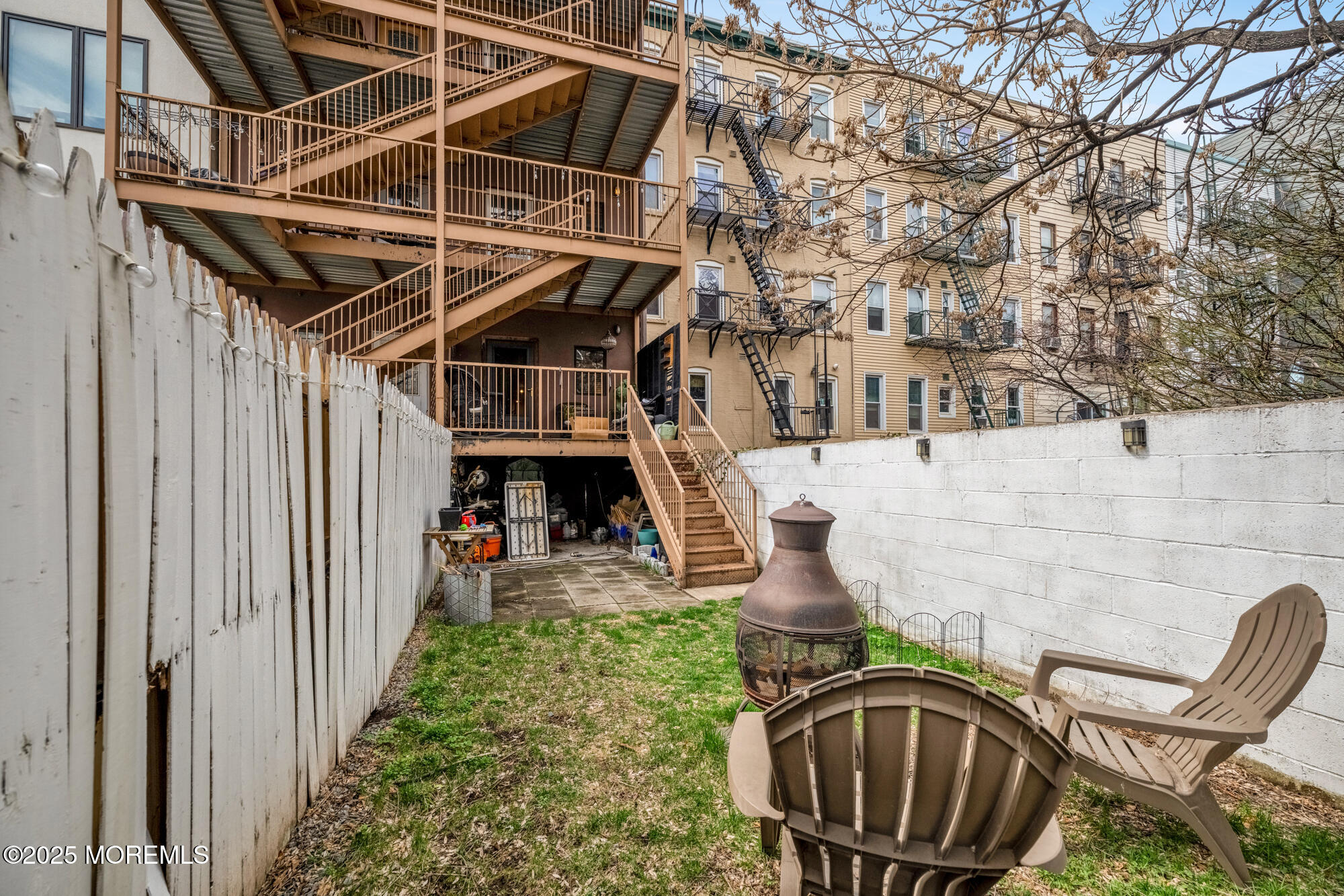 717 Adams Street, 1L